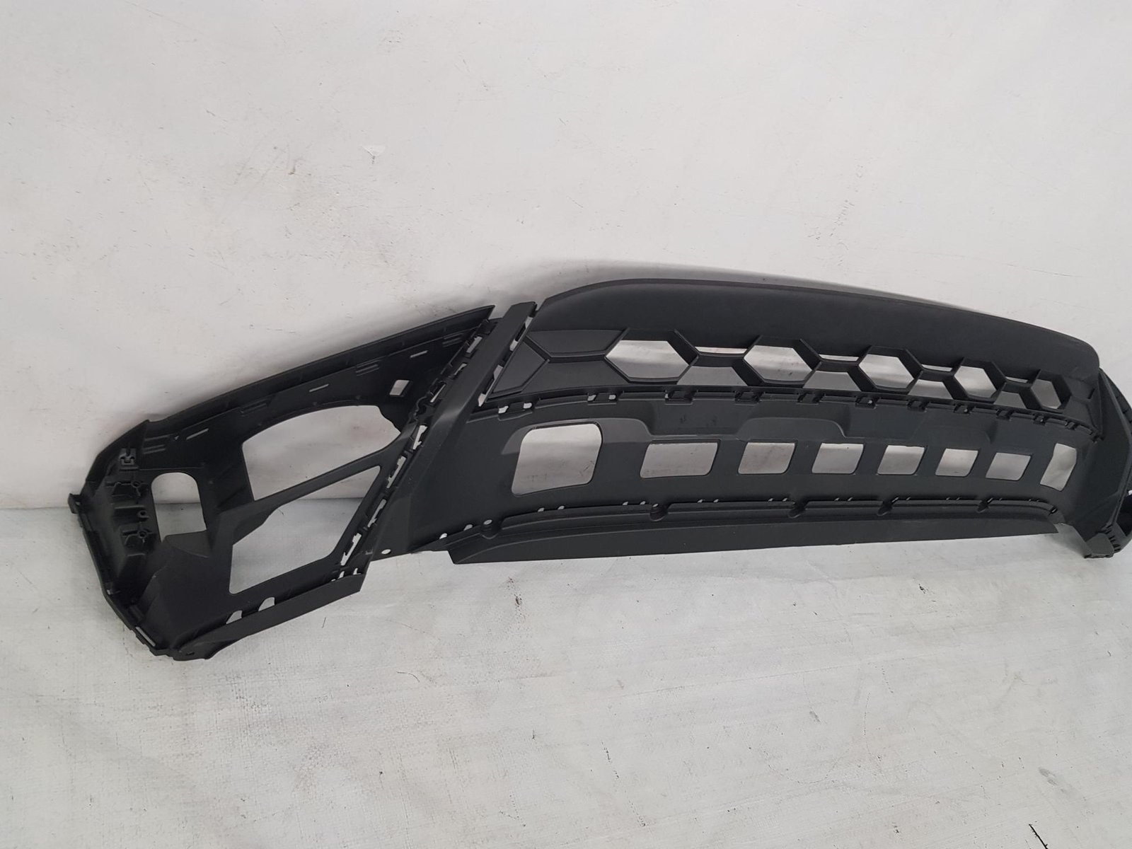 Spoiler bara fata Volkswagen Tiguan 2 Nou Original 5NA805903C 2016 2017 2018 2019 2020 - imagine 3