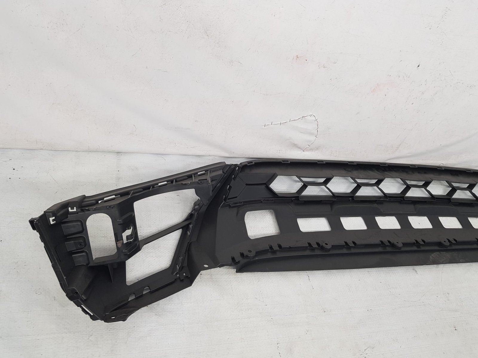 Spoiler bara fata Volkswagen Tiguan 2 Nou Original 5NA805903C 2016 2017 2018 2019 2020 - imagine 6