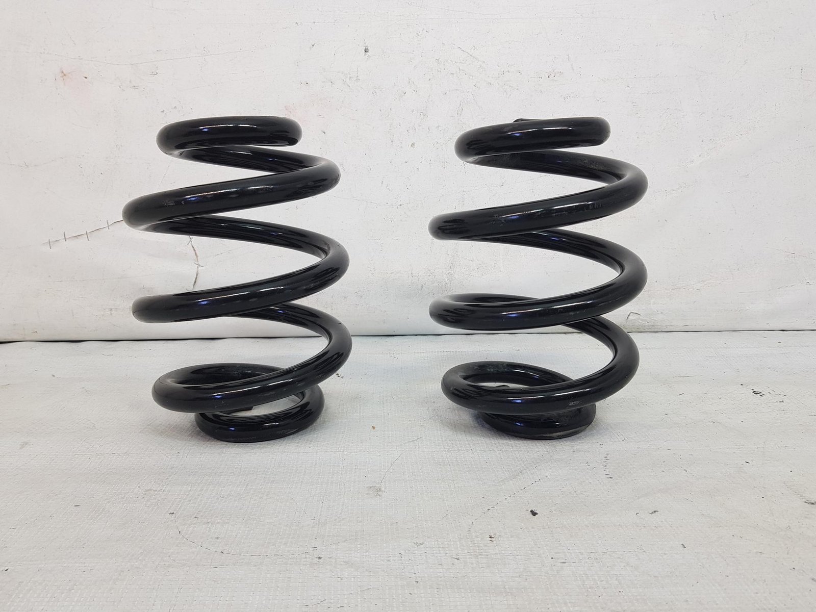 Set Arcuri Punte Spate Volkswagen Transporter Caravelle Multivan T5 T6 2003 2004 2005 2006 2007 2008 2009 2010 2011 2012 2013 2014 2015 2016 2017