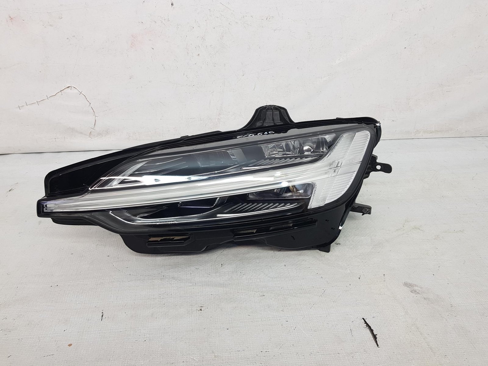 Far stanga Full Led Volvo S60 V60 Active High Beam System 2019 2020 2021 2022 2023 2024 2025