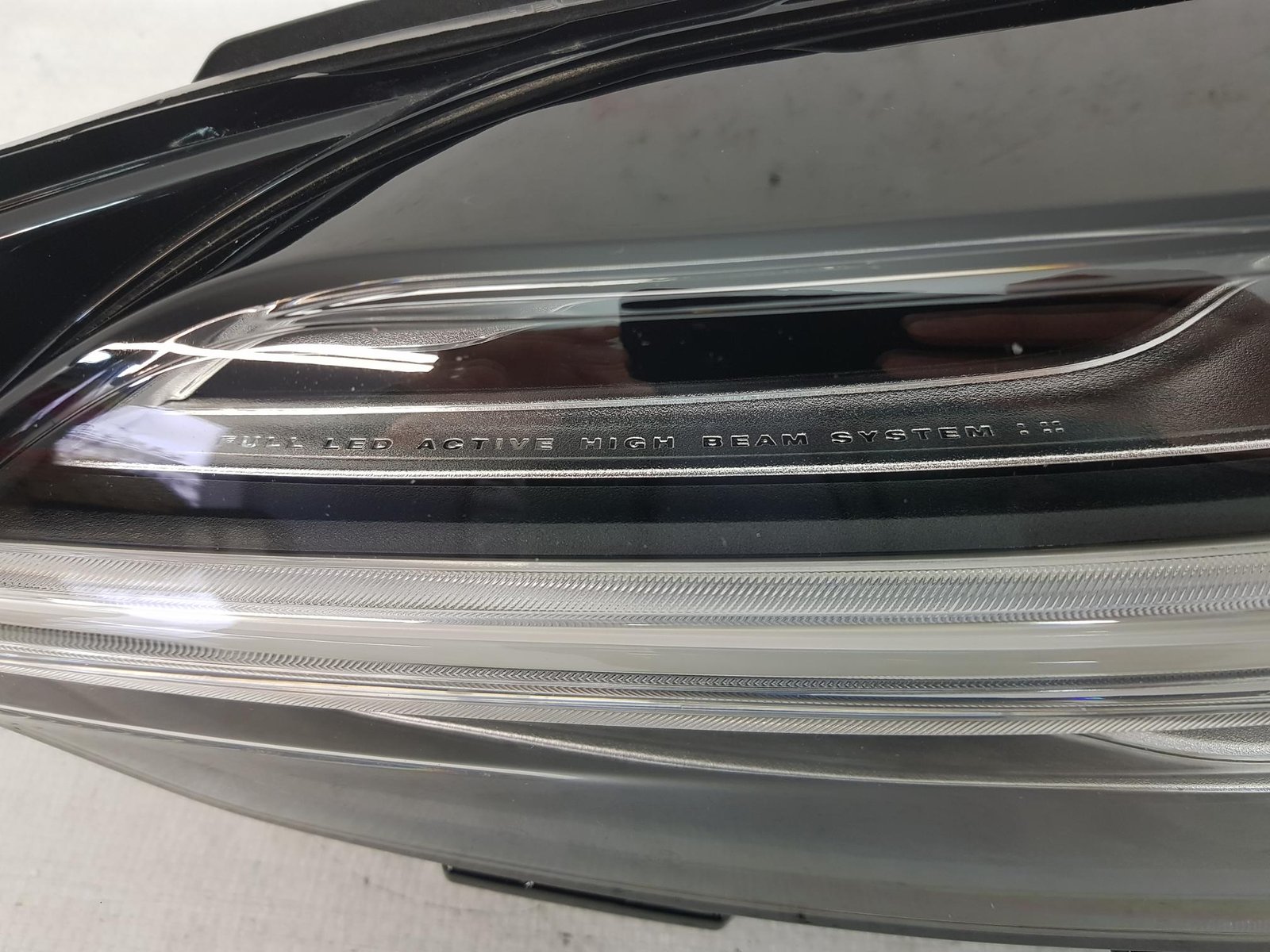 Far stanga Full Led Volvo S60 V60 Active High Beam System 2019 2020 2021 2022 2023 2024 2025 - imagine 10