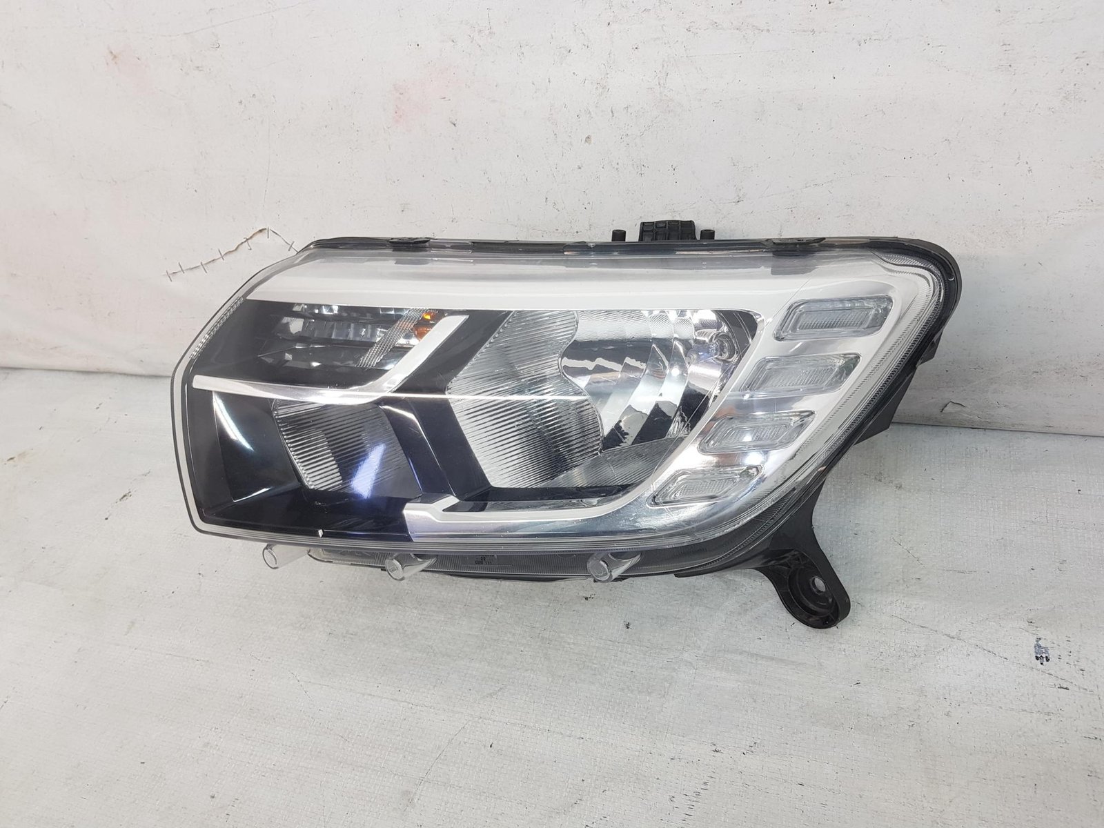 Far stanga Dacia Logan 2 Sandero 2 facelift Led 2017 2018 2019 2020 - imagine 4