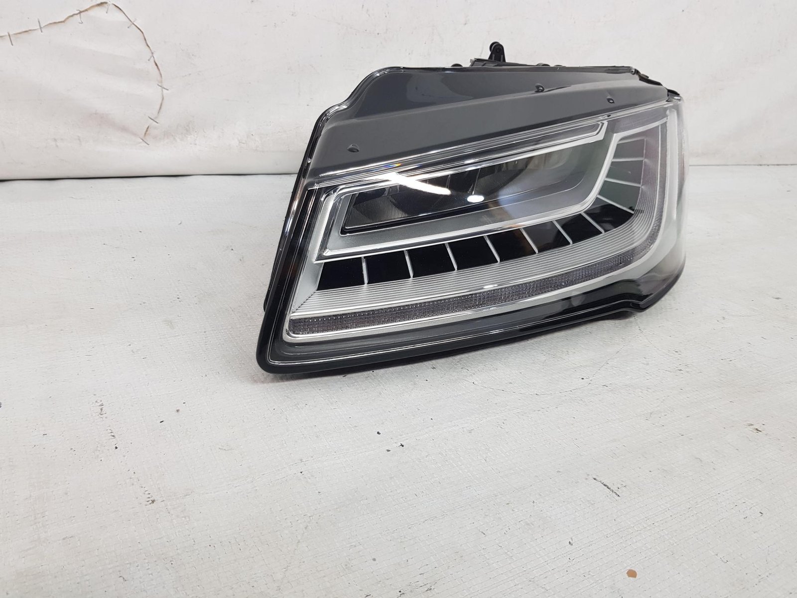 Far stanga Audi A8 Matrix facelift 4H0941033B 2014 2015 2016 2017 - imagine 3