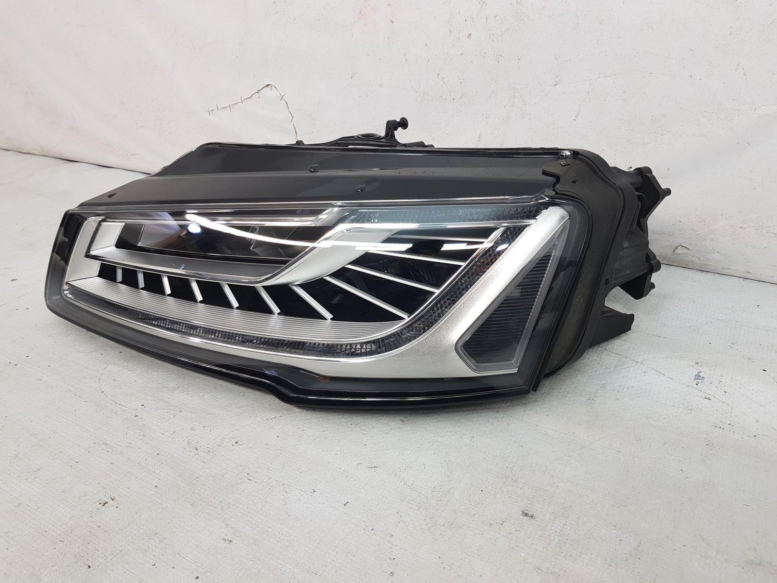 Far stanga Audi A8 Matrix facelift 4H0941033B 2014 2015 2016 2017 - imagine 4