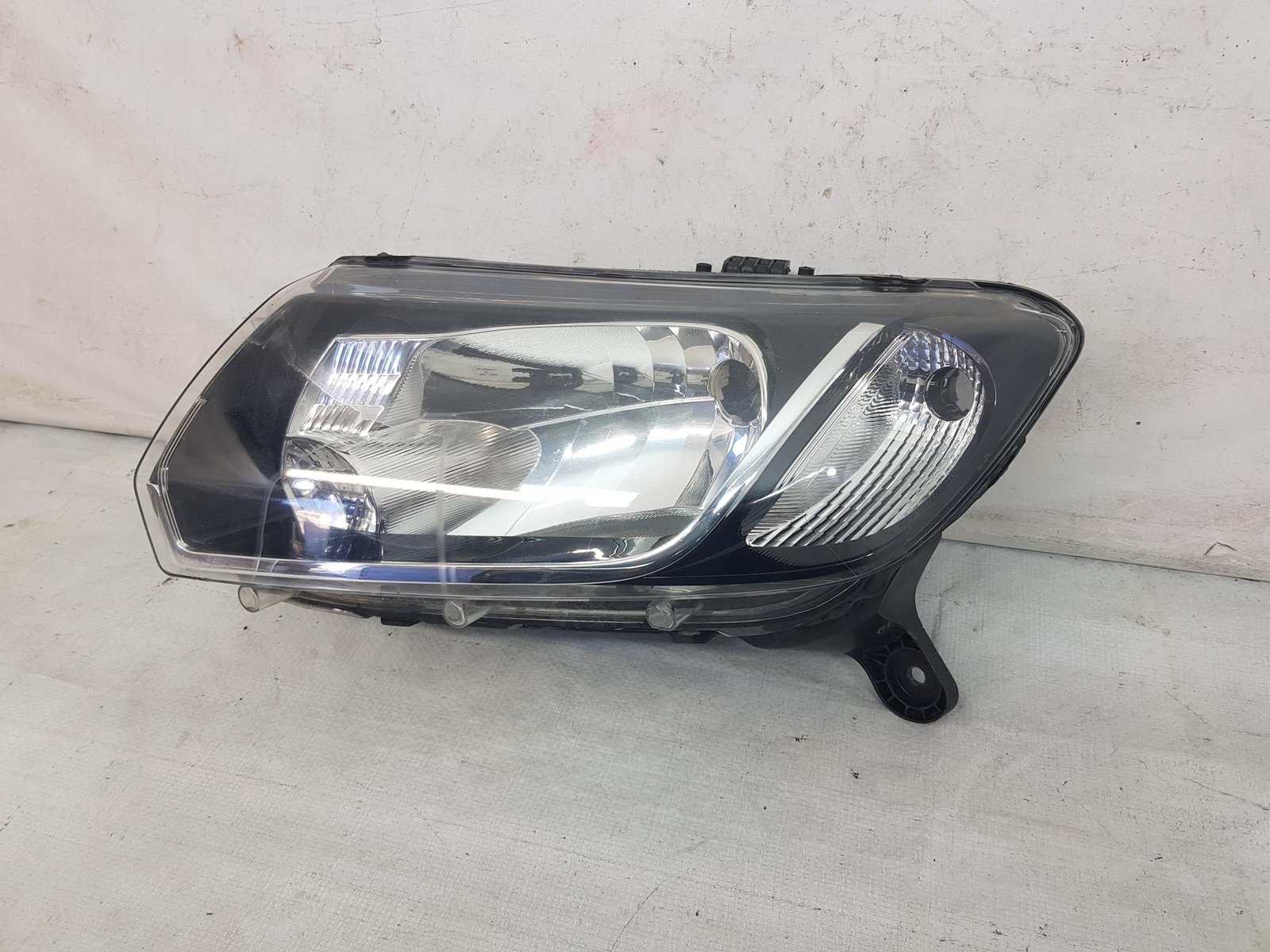 Far stanga Dacia Logan 2 Sandero 2 260608494R 2012 2013 2014 2015 2016 - imagine 4