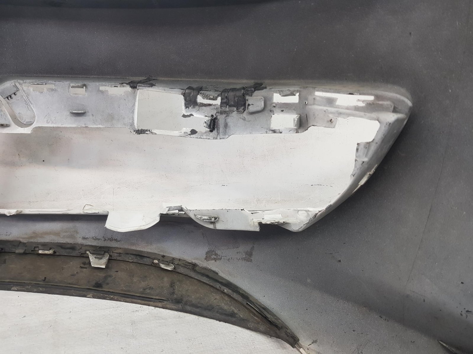 Bara fata Renault Laguna 3 facelift 620102560R 2011 2012 2013 2014 2015 - imagine 17