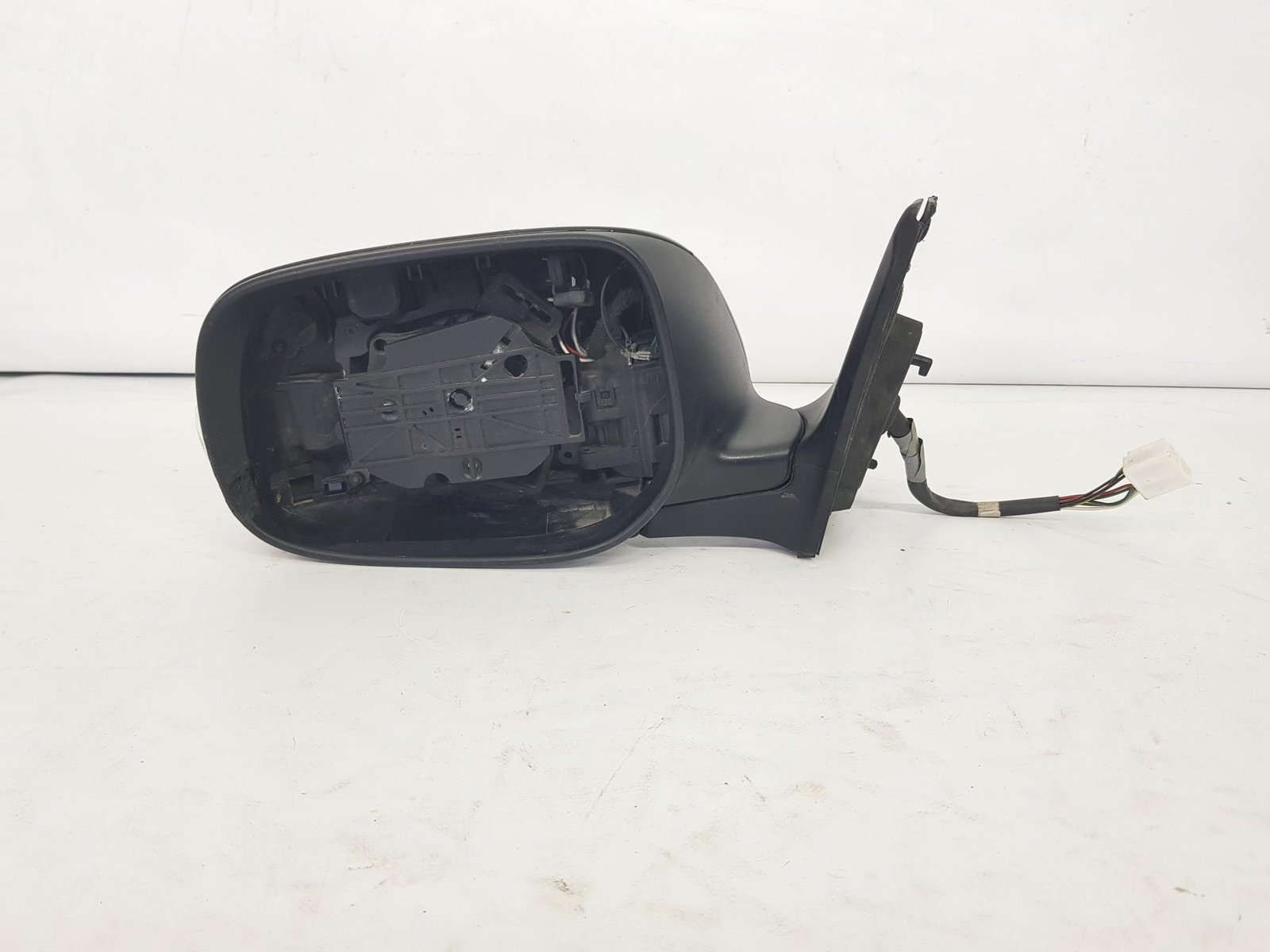 Corp oglinda stanga Toyota Avensis 2002 2003 2004 2005 2006 2007 2008