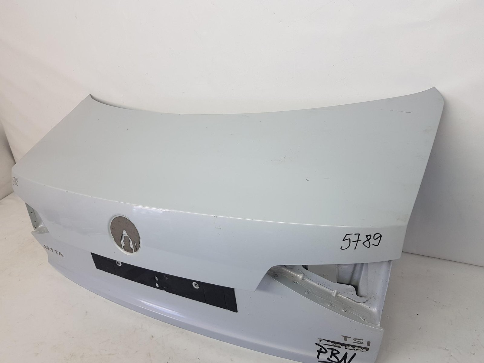 Capota portabagaj VW Jetta facelift 5C6827445C 2015 2016 2017 2018 2019 2020 - imagine 5