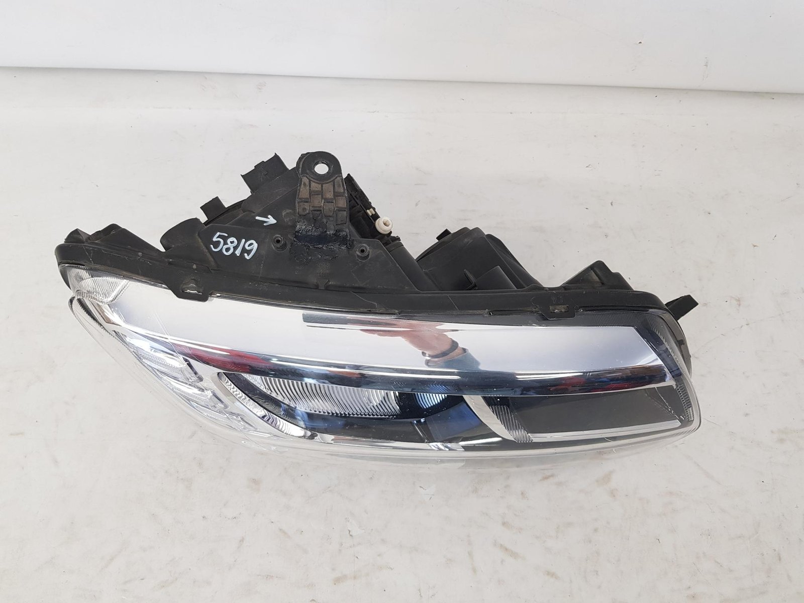 Far dreapta Dacia Logan 2 Sandero 2 facelift 260105925R 2017 2018 2019 2020 - imagine 6
