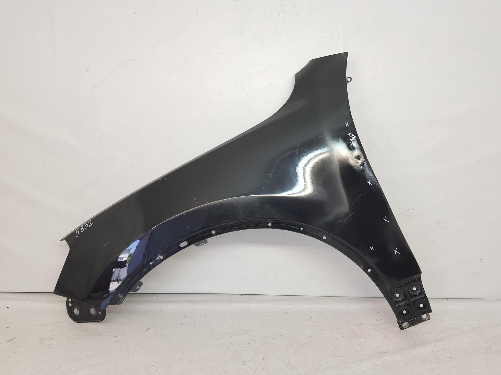 Aripa stanga fata VW Touareg 7P 7P6821105E 2010 2011 2012 2013 2014 2015 2016 2017 2018