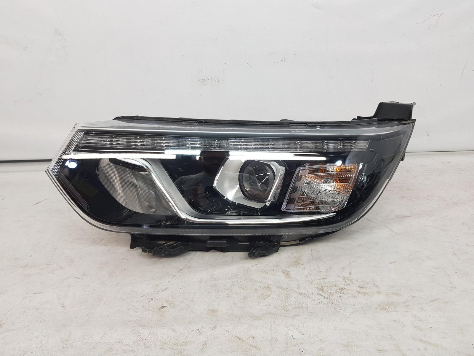 Far stanga halogen led Ssangyong Tivoli X170 ZGM92-101310 2019 2020 2021 2022 2023 2024