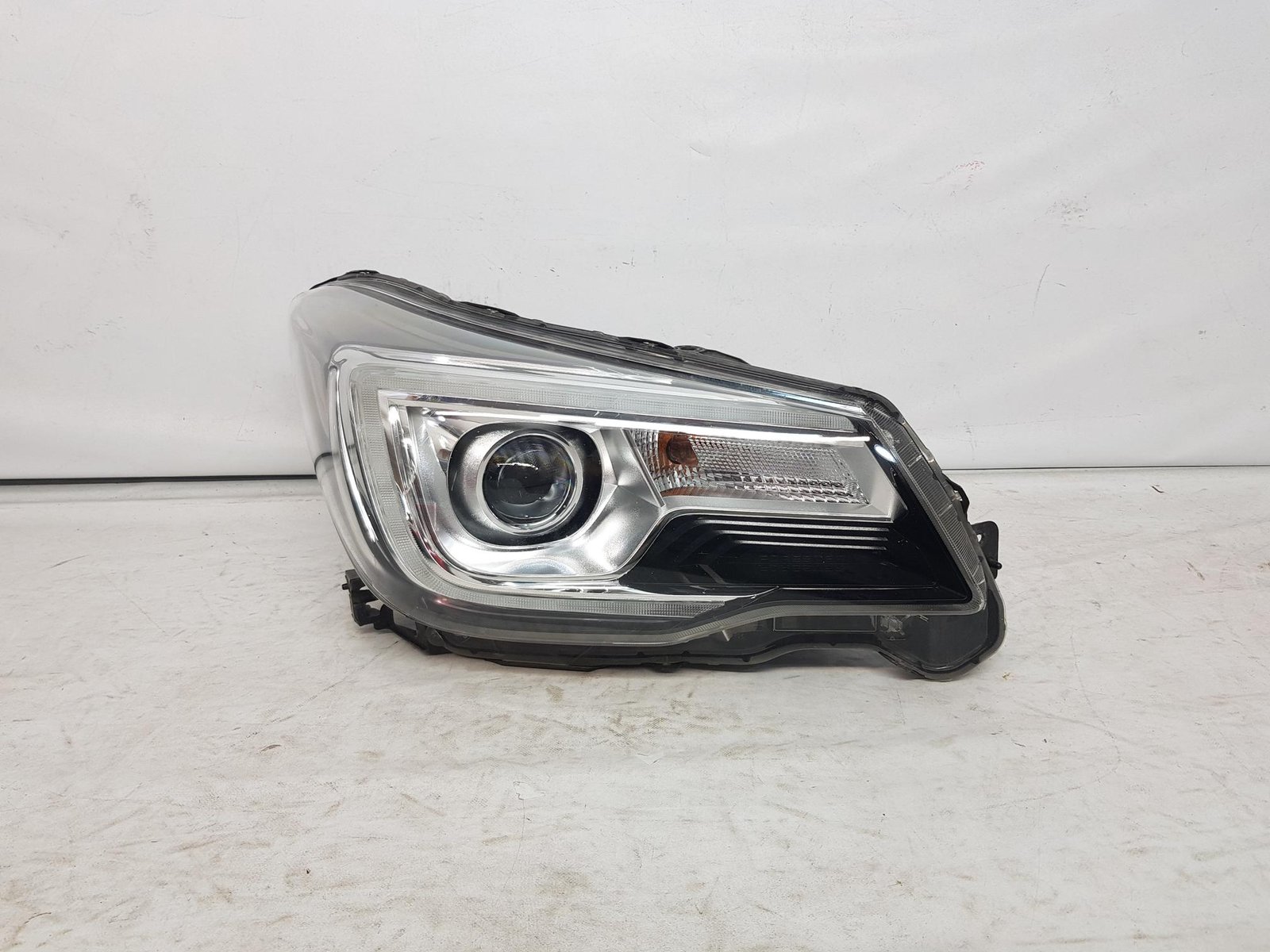 Far dreapta full led Subaru Forester 2014 2015 2016 2017 2018 2019