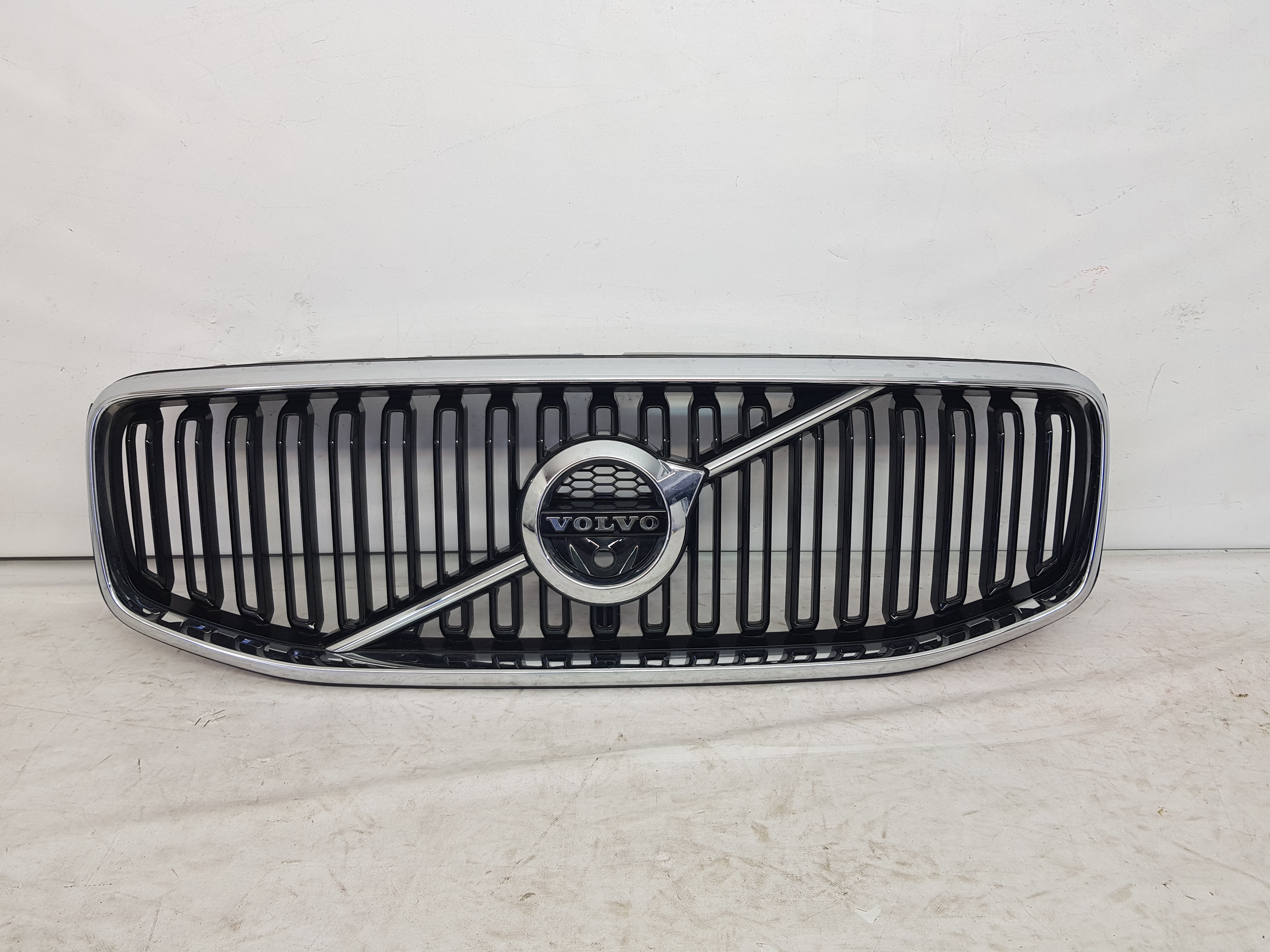 Grila radiator Volvo XC60 31479497 2017 2018 2019 2020 2021 2022 2023 2024