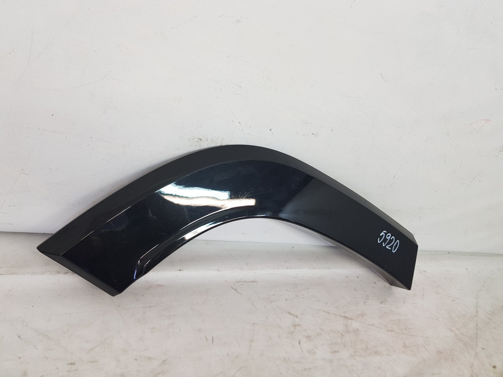 Bandou ornament aripa dreapta spate Ssangyong KGM Korando 79540-41500 2024 2025 2026 - imagine 3