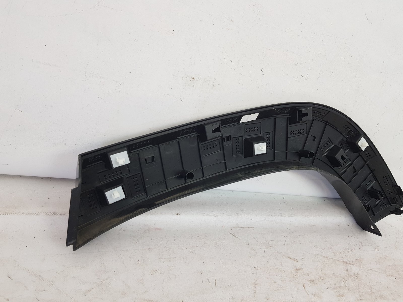 Bandou ornament aripa dreapta spate Ssangyong KGM Korando 79540-41500 2024 2025 2026 - imagine 7
