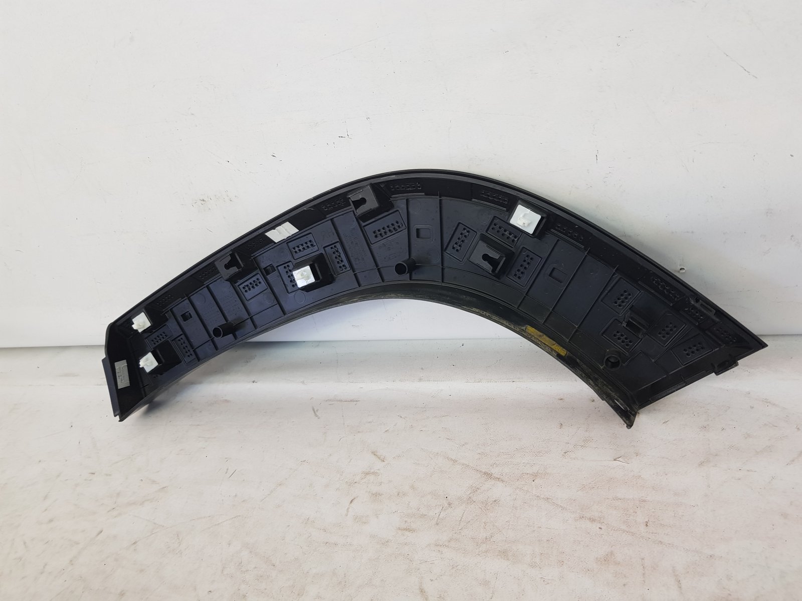 Bandou ornament aripa dreapta spate Ssangyong KGM Korando 79540-41500 2024 2025 2026 - imagine 8