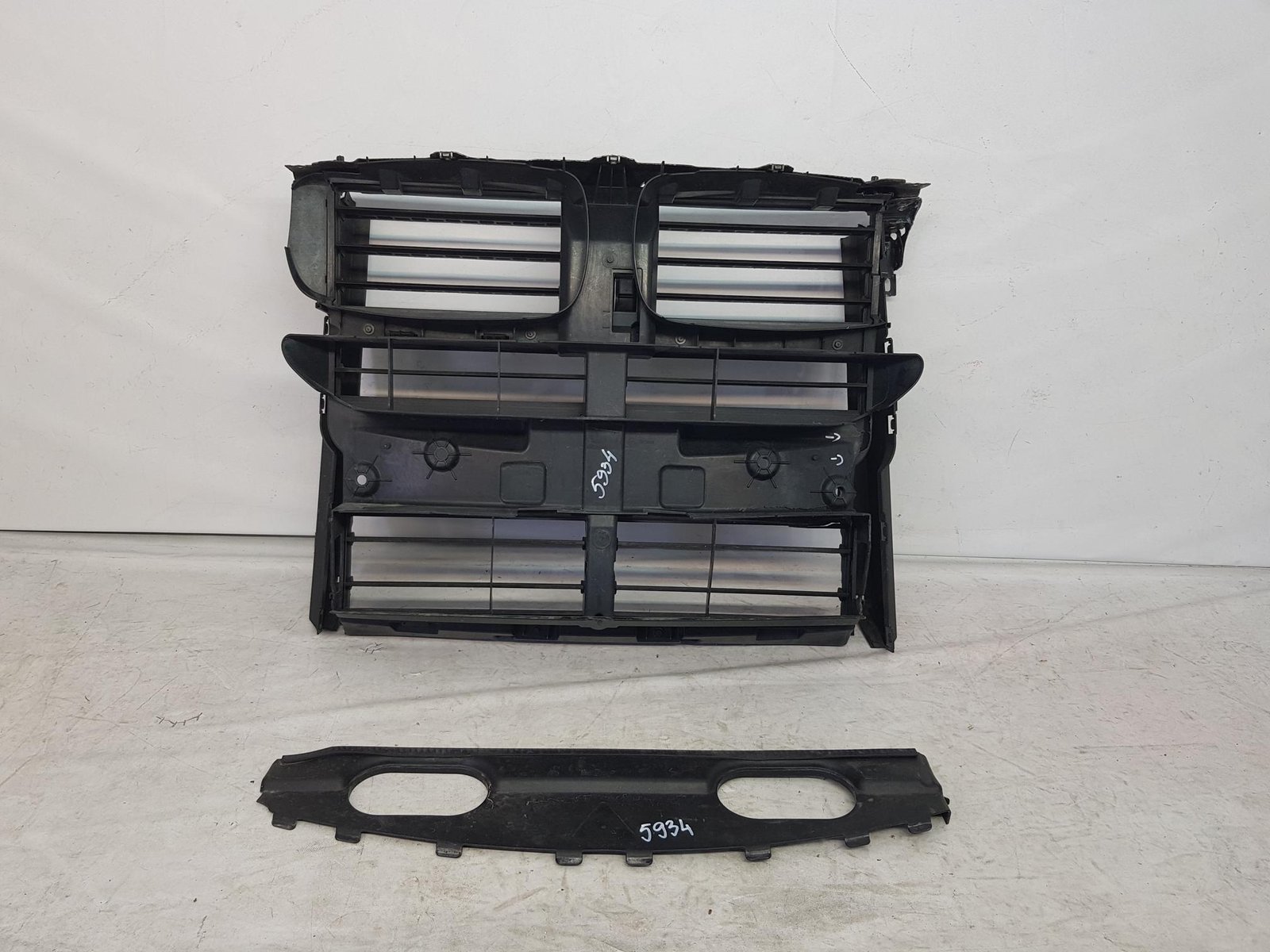 Trager grile active BMW X5 F15 X6 F16 7304535 2014 2015 2016 2017 2018 2019