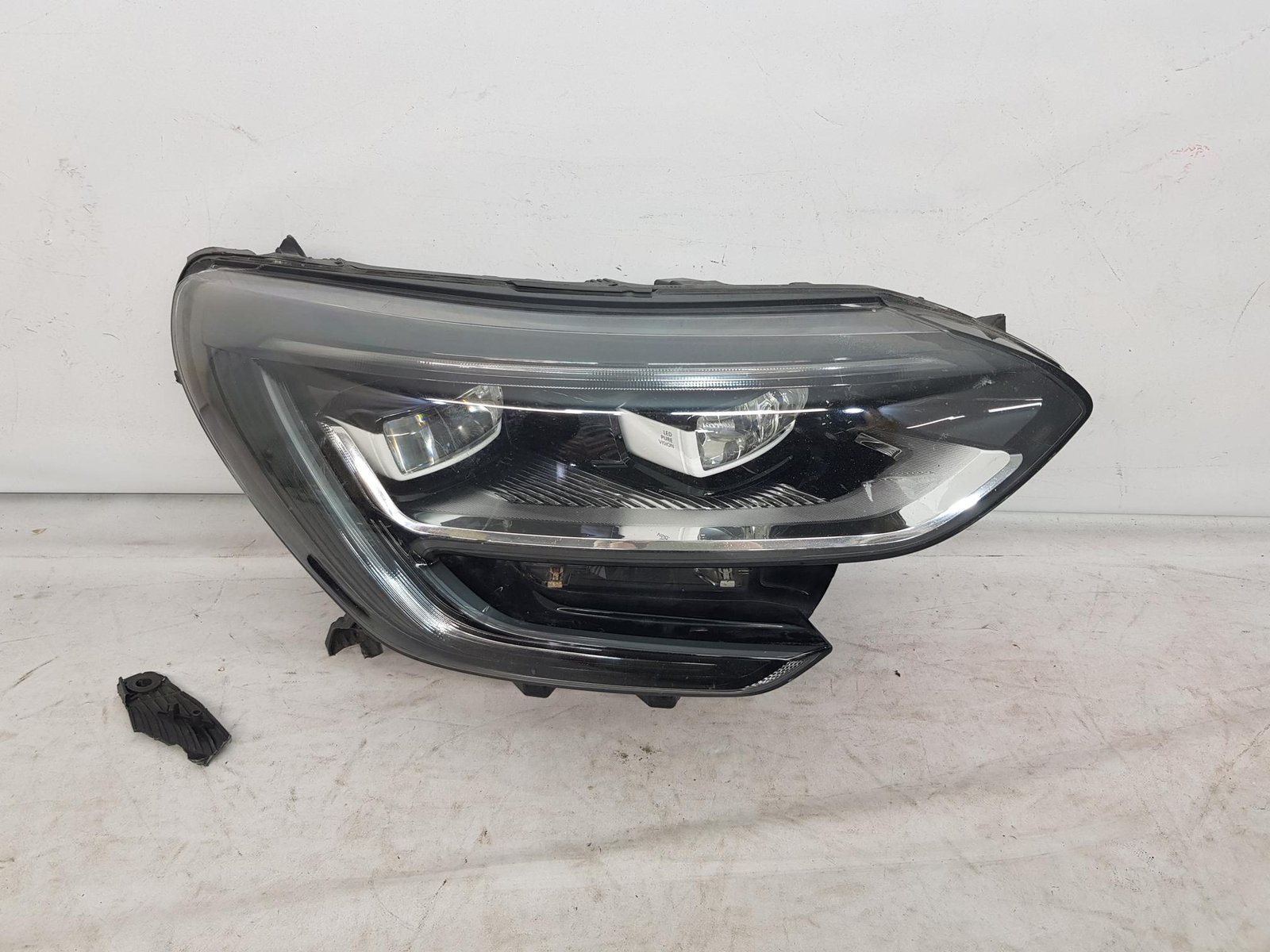 Far dreapta full led Renault Megane 4 260104596R 2016 2017 2018 20192016 2017 2018 2019