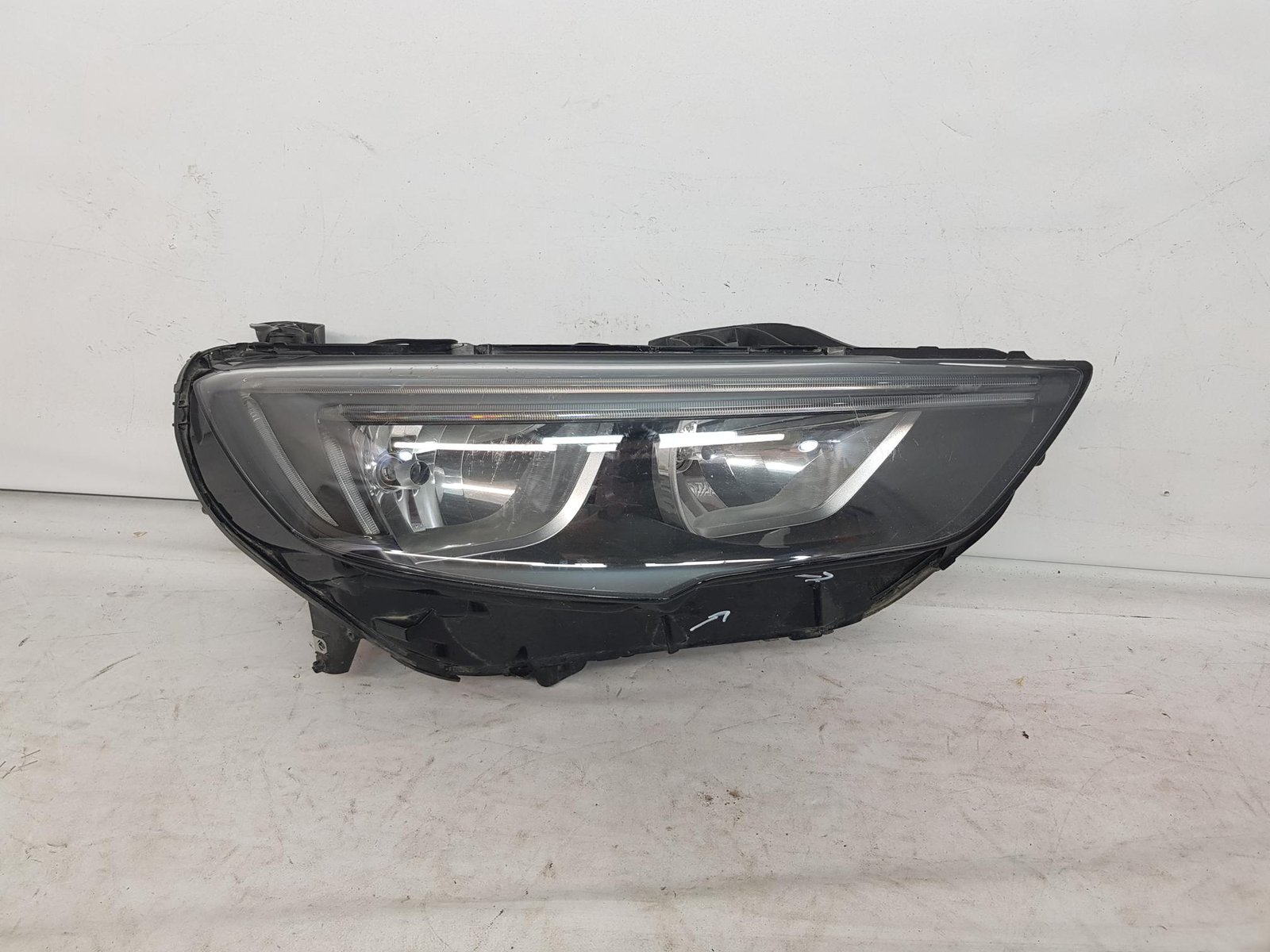 Far dreapta halogen + led Opel Insignia B 300474909 2017 2018 2019 2020 2021