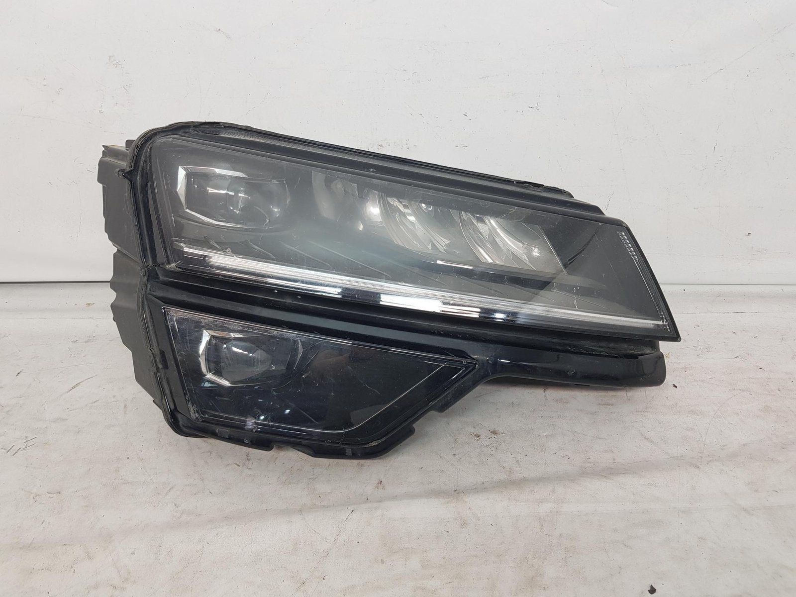 Far dreapta full led Skoda Karoq 57B941016B 2017 2018 2019 2020 2021