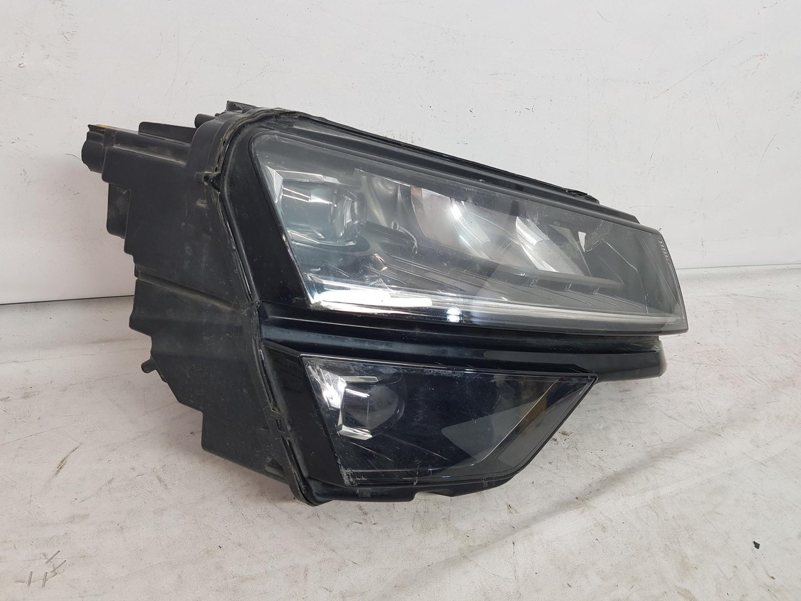 Far dreapta full led Skoda Karoq 57B941016B 2017 2018 2019 2020 2021 - imagine 3