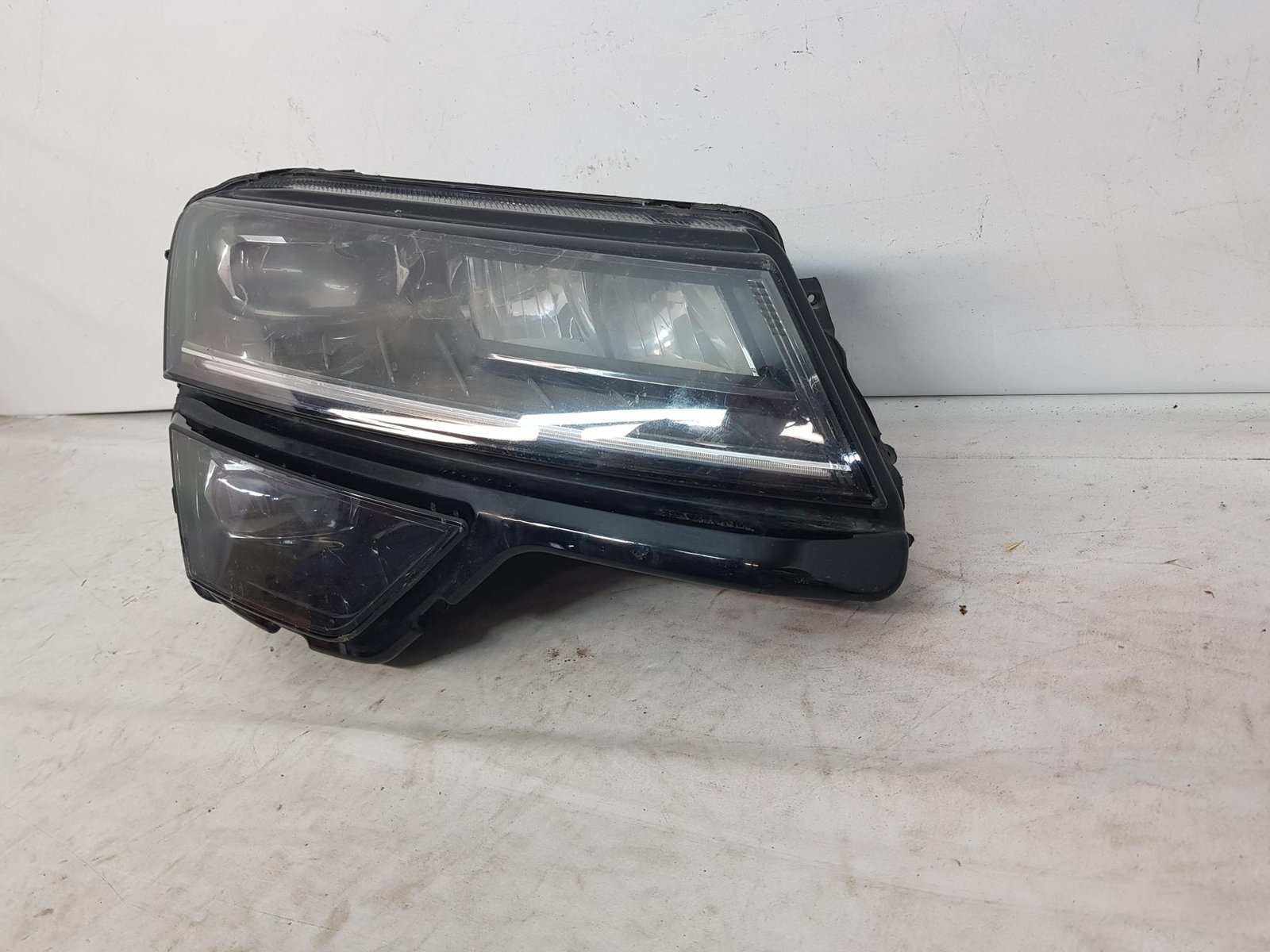 Far dreapta full led Skoda Karoq 57B941016B 2017 2018 2019 2020 2021 - imagine 5