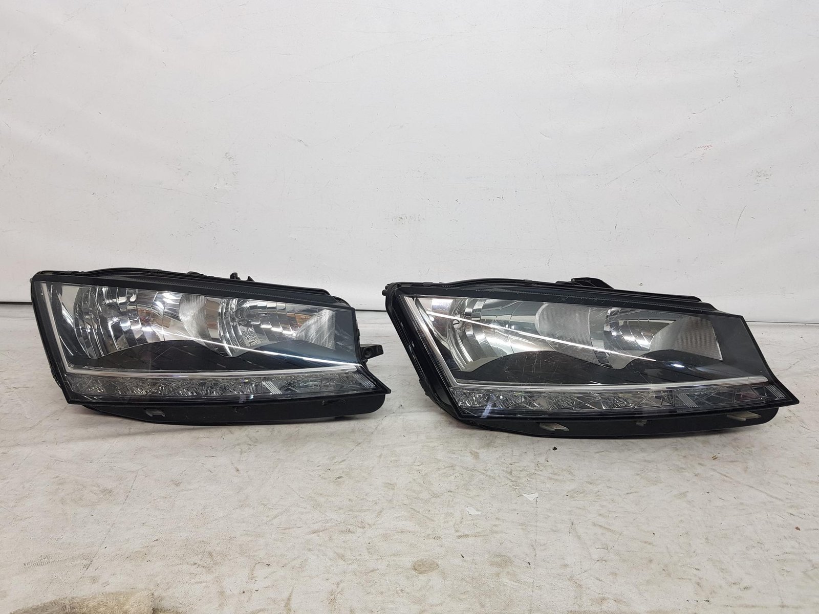 Far dreapta halogen + led Skoda Fabia 3 facelift 6V1941016D 2021 2022 2023 2024 2025