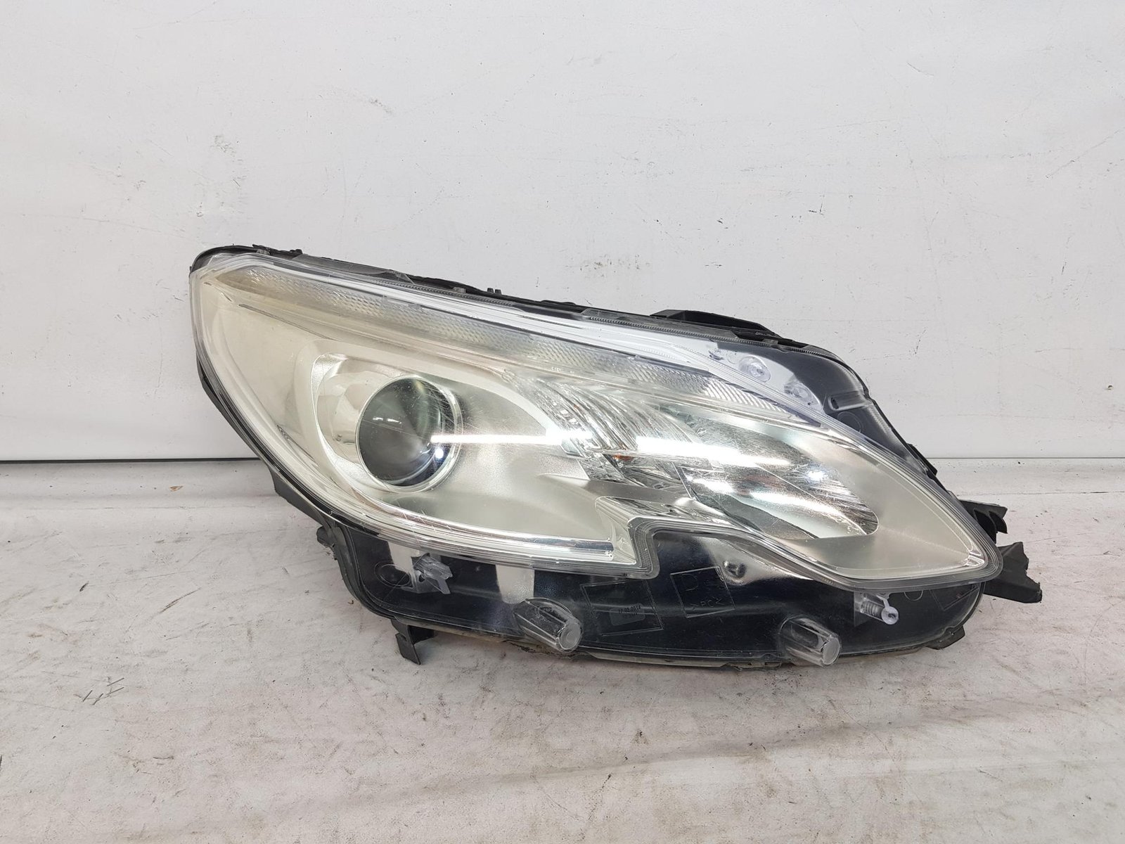 Far dreapta halogen Peugeot 2008 9677810280 2013 2014 2015 2016