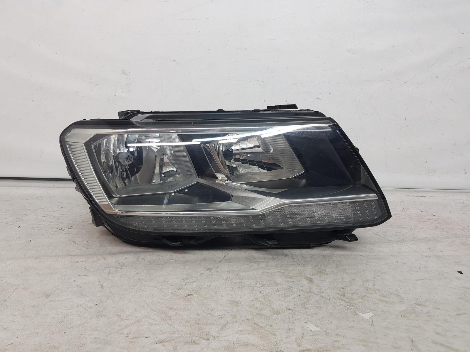 Far dreapta halogen VW Tiguan 2 5NB941006B 2016 2017 2018 2019 2020