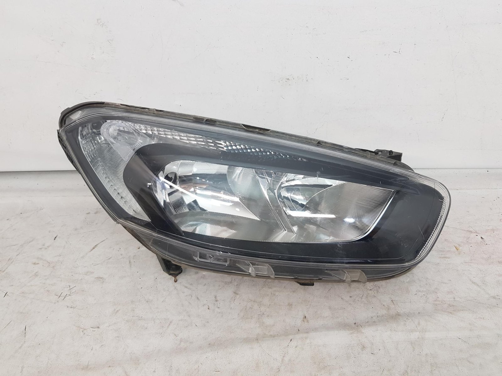 Far dreapta halogen Ford Transit Courier Tourneo JT76-13W029-CD 2018 2019 2020 2021 2022 2023