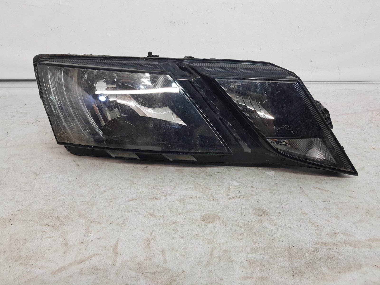 Far dreapta halogen + led Skoda Octavia 3 facelift 5E19410160 2017 2018 2019 2020