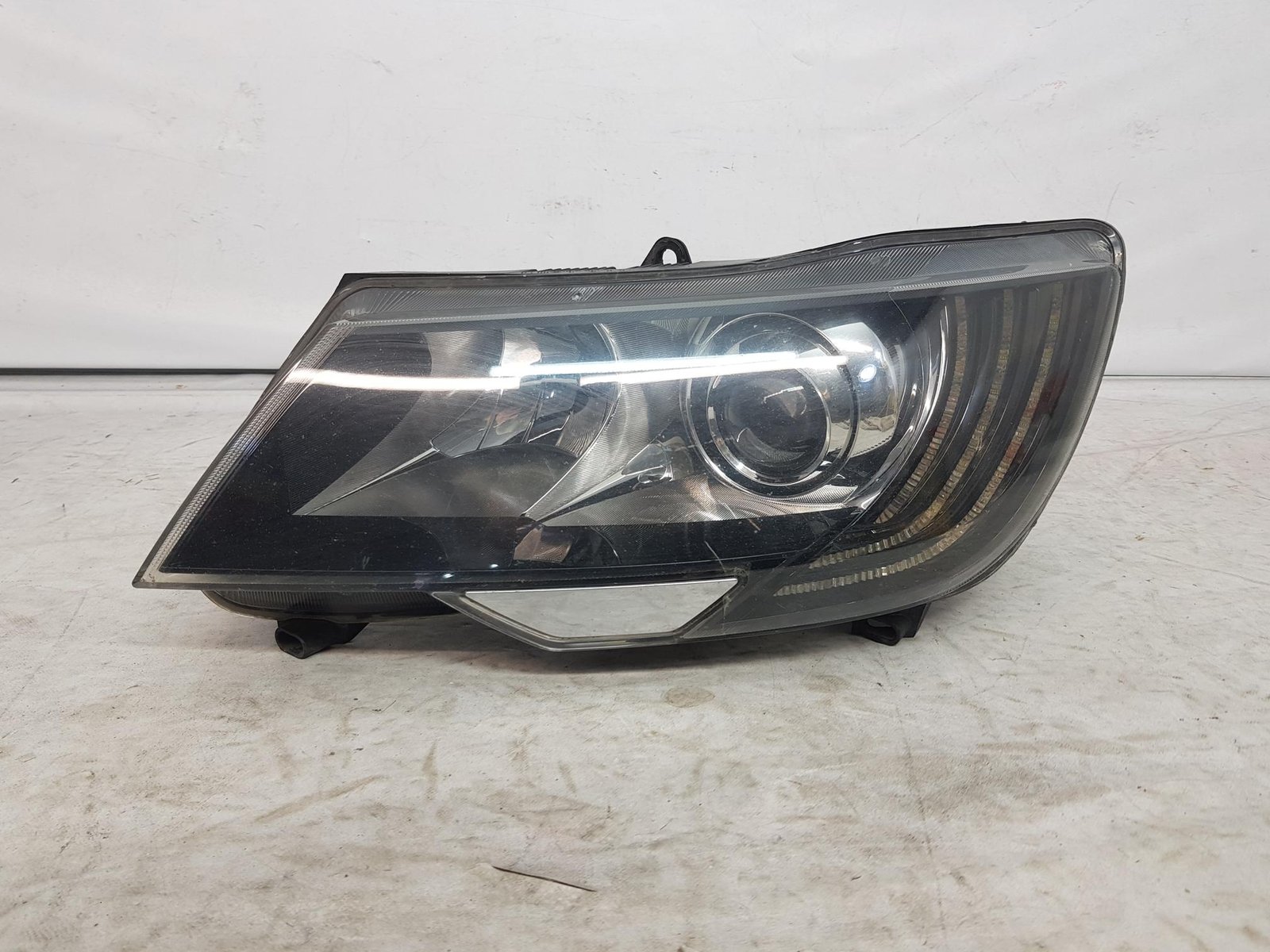 Far stanga xenon + led Skoda Superb 2 facelift 3T1941015H 2013 2014 2015 2016