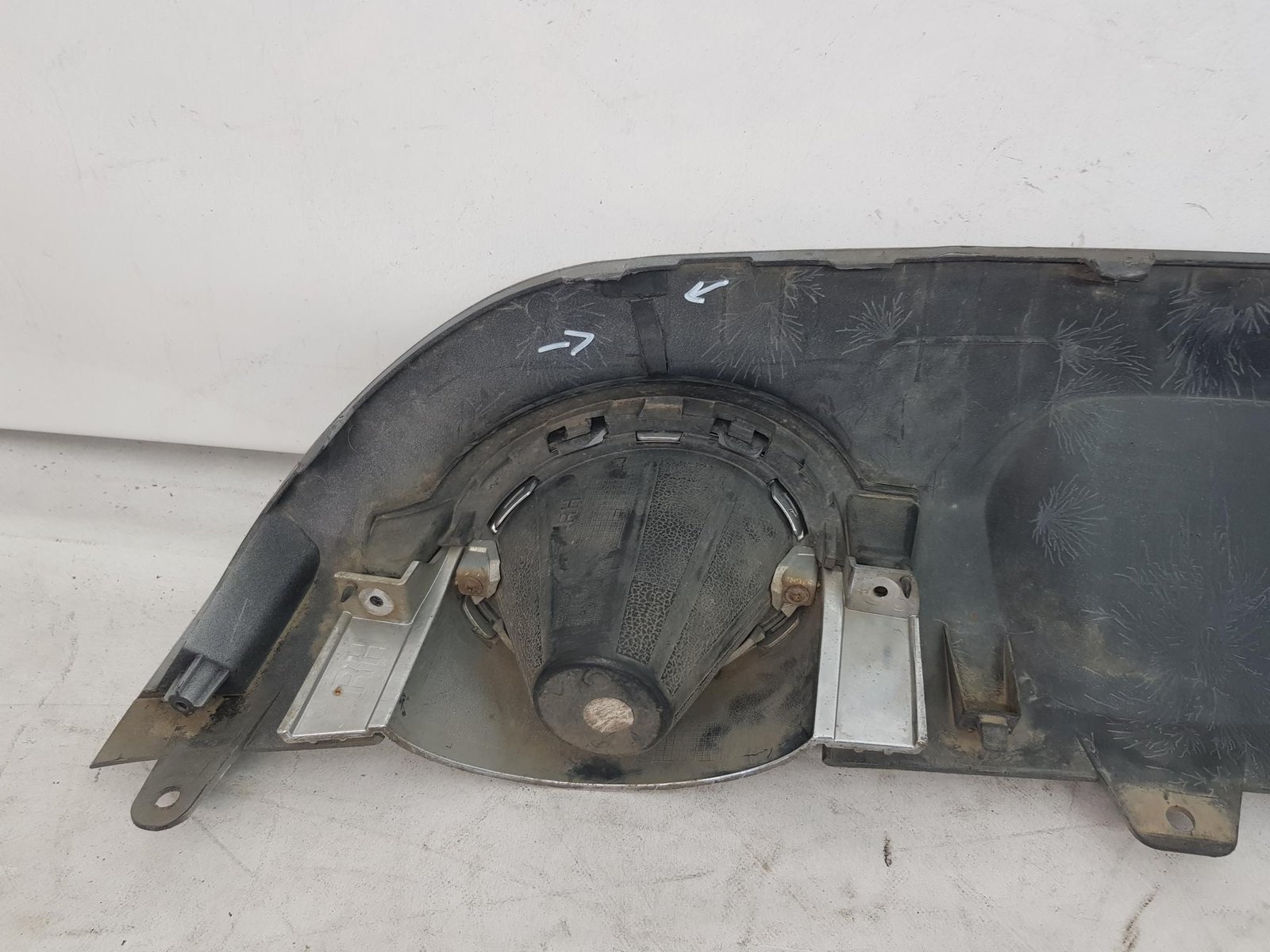 Ornament cu tipsuri bara spate Kia Sportage facelift 86671-F1510 2019 2020 2021 - imagine 13