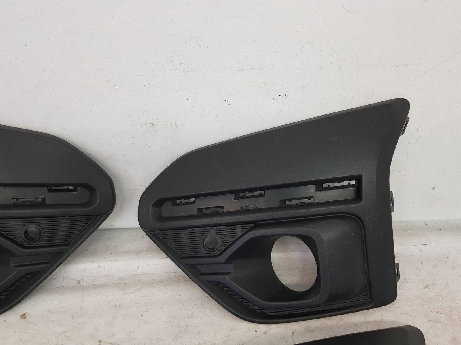 Grila proiector stg dr set Dacia Sandero 3 Stepway Jogger M021847 2021 2022 2023 2024 2025 - imagine 4