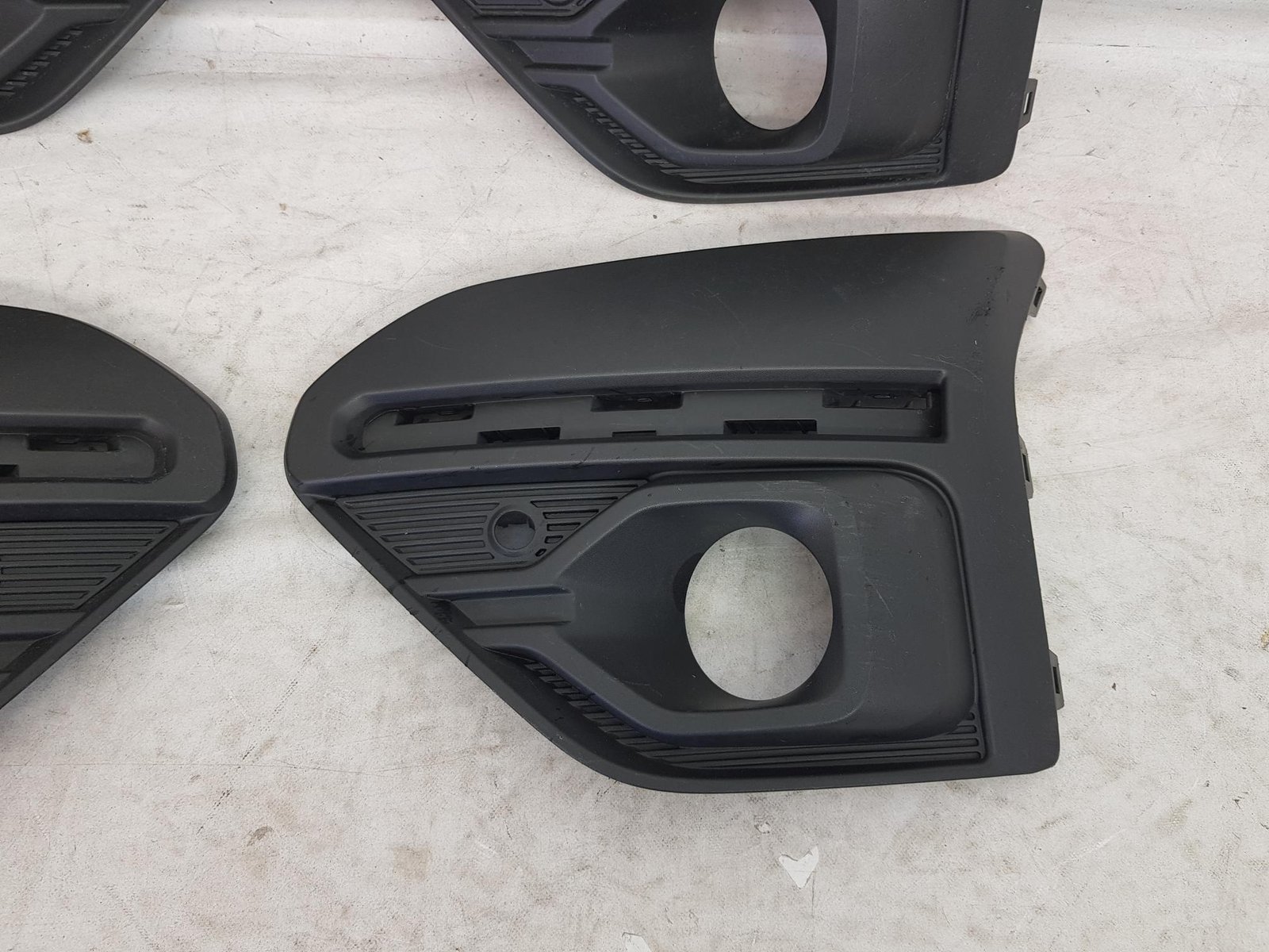 Grila proiector stg dr set Dacia Sandero 3 Stepway Jogger M021847 2021 2022 2023 2024 2025 - imagine 6