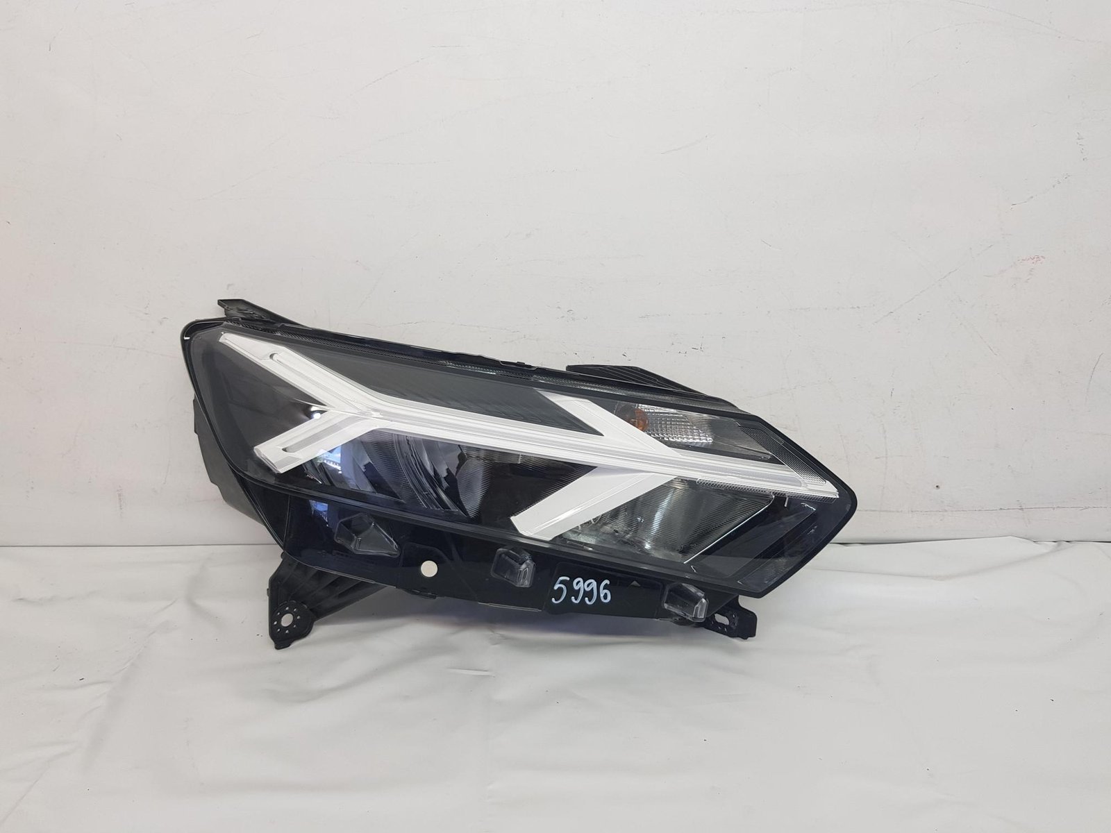 Far dreapta full led Dacia Logan 3 Sandero 3 Jogger 260106197R 2023 2024 2025