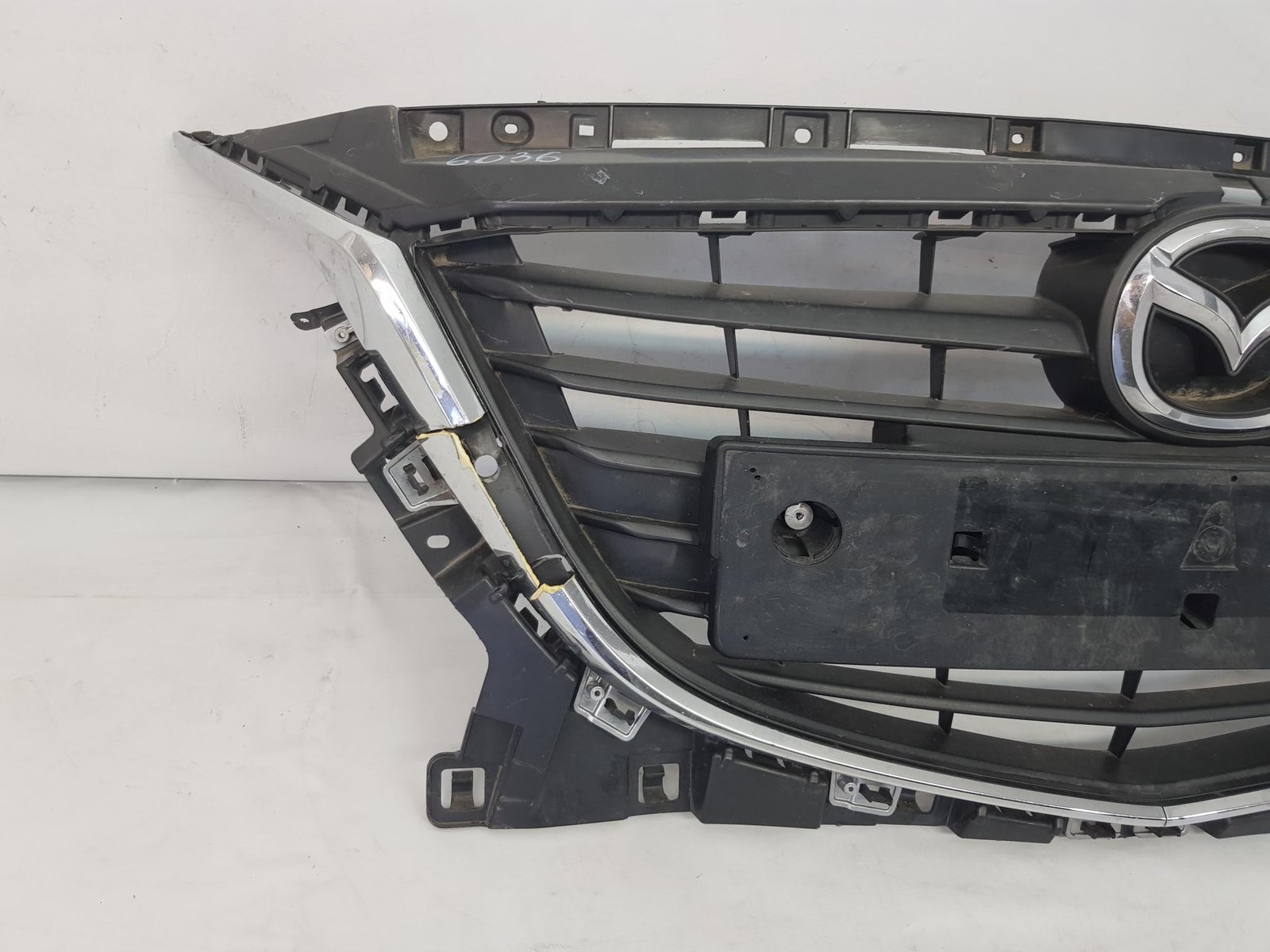 Grila radiator Mazda 3 BJS7-50712 2014 2015 2016 - imagine 5