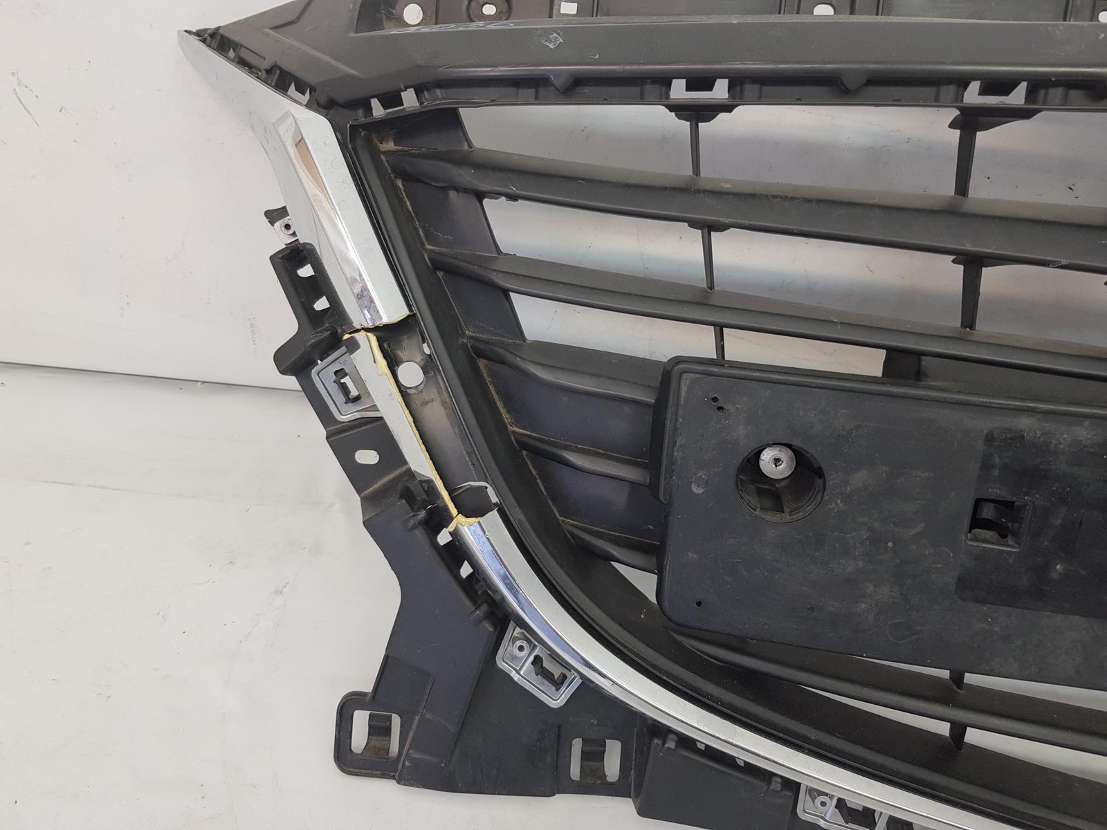 Grila radiator Mazda 3 BJS7-50712 2014 2015 2016 - imagine 6