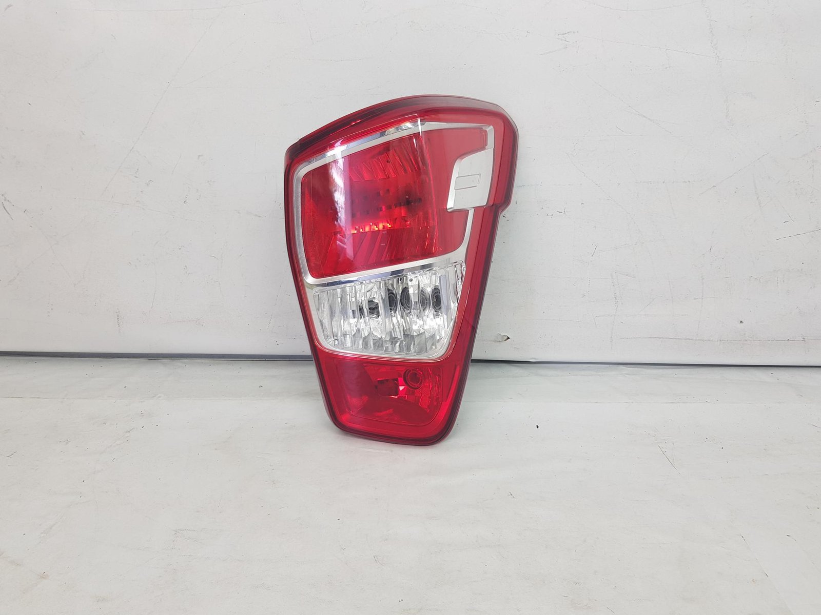Stop tripla dreapta spate Ssangyong KGM Musso 83602-38011 2018 2019 2020 2021 2022 2023 2024 2025