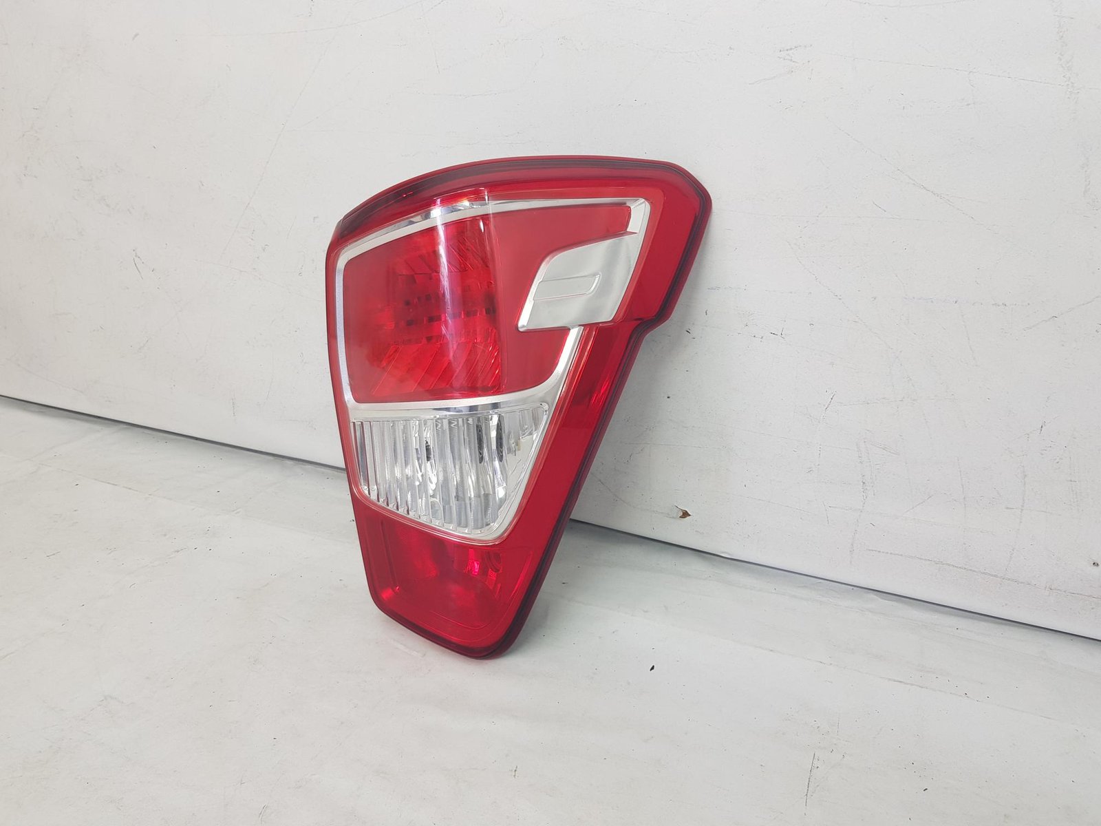 Stop tripla dreapta spate Ssangyong KGM Musso 83602-38011 2018 2019 2020 2021 2022 2023 2024 2025 - imagine 2