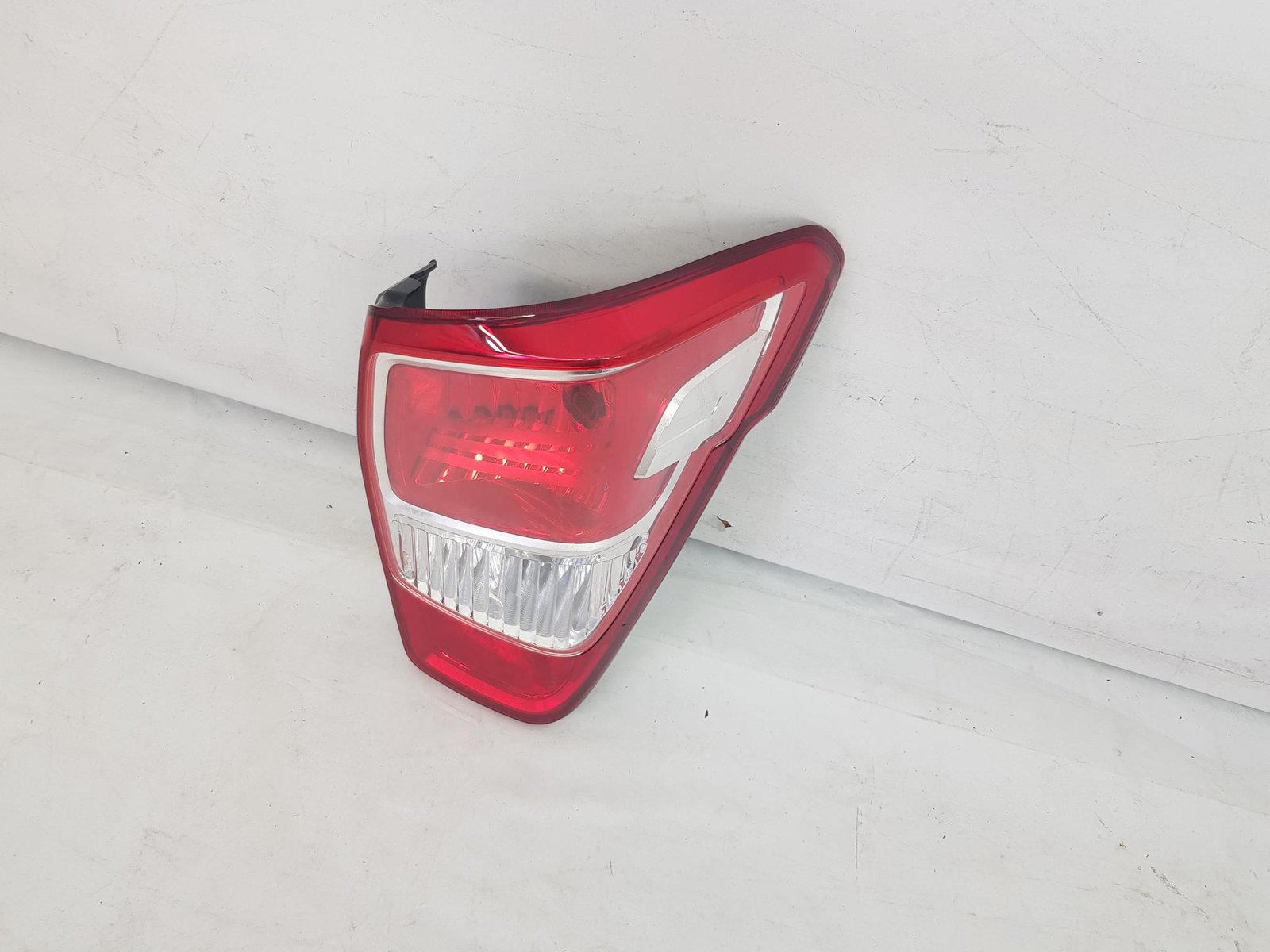 Stop tripla dreapta spate Ssangyong KGM Musso 83602-38011 2018 2019 2020 2021 2022 2023 2024 2025 - imagine 4