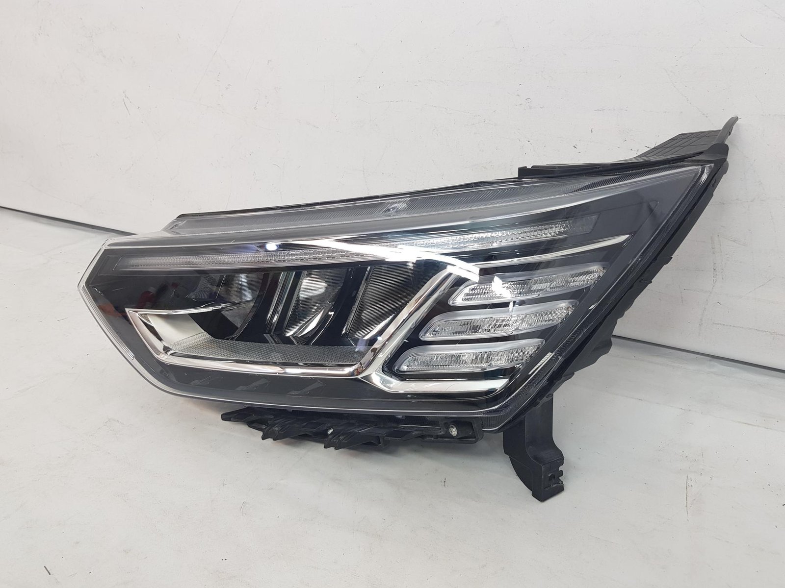 Far stanga full led Ssangyong KGM Korando C300 8310137201 2019 2020 2021 2022 2023 2024 - imagine 3