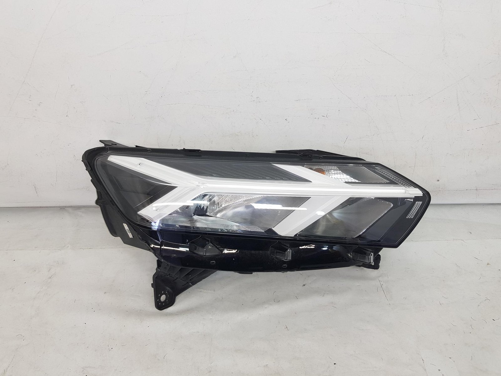 Far dreapta full led Dacia Logan 3 Sandero 3 Jogger facelift 260107920R 2023 2024 2025