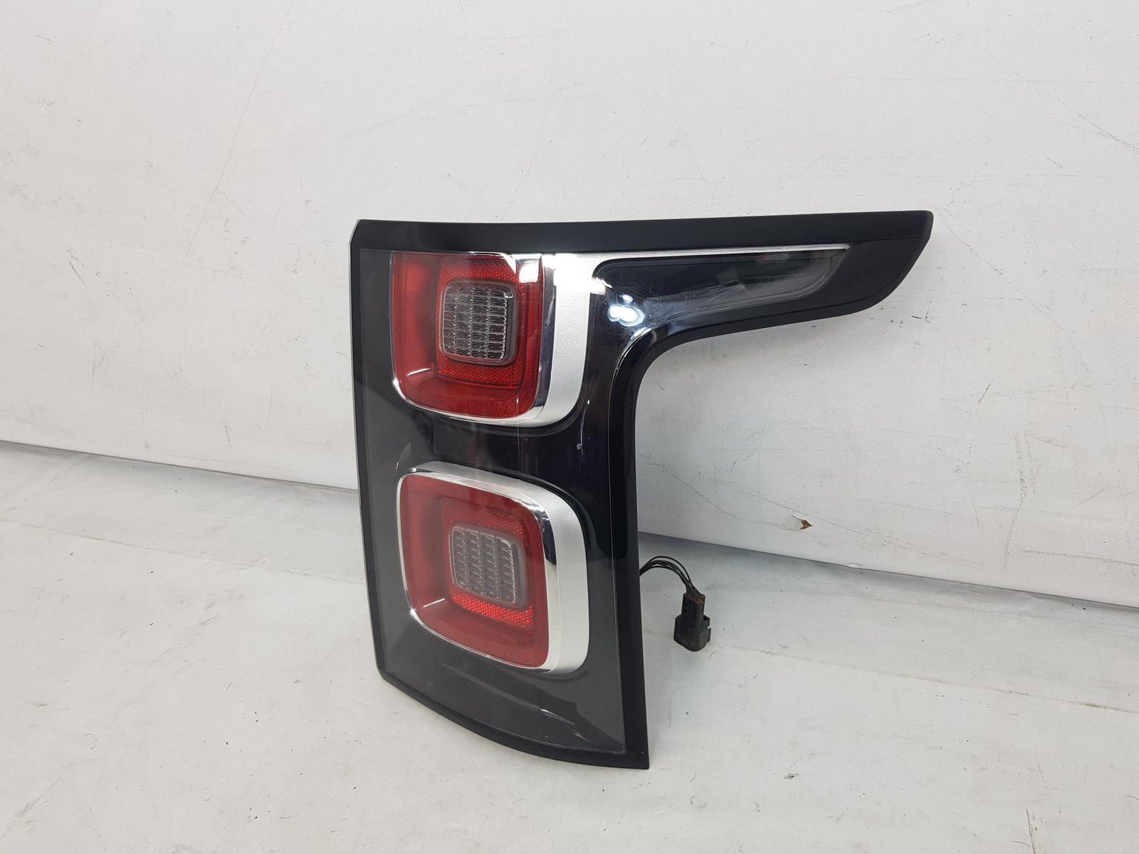Stop tripla dreapta led Land Rover Range Rover Vogue facelift L405 JK52-13404-AC 2018 2019 2020 2021 2022 - imagine 3