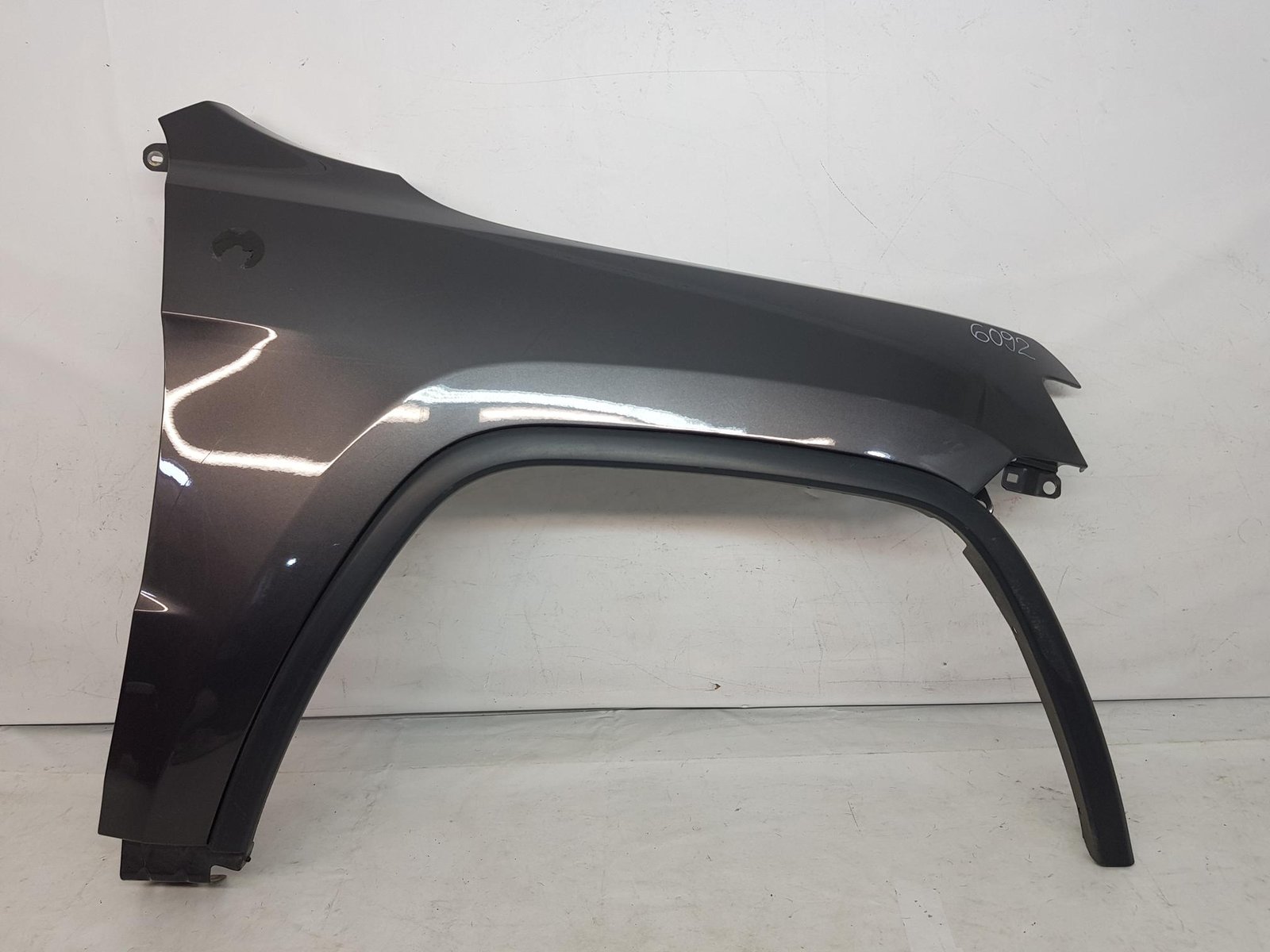 Aripa drapta fata Jeep Gran Cherokee facelift 59600038 2014 2015 2016 2017 2018 2019 2020 2021