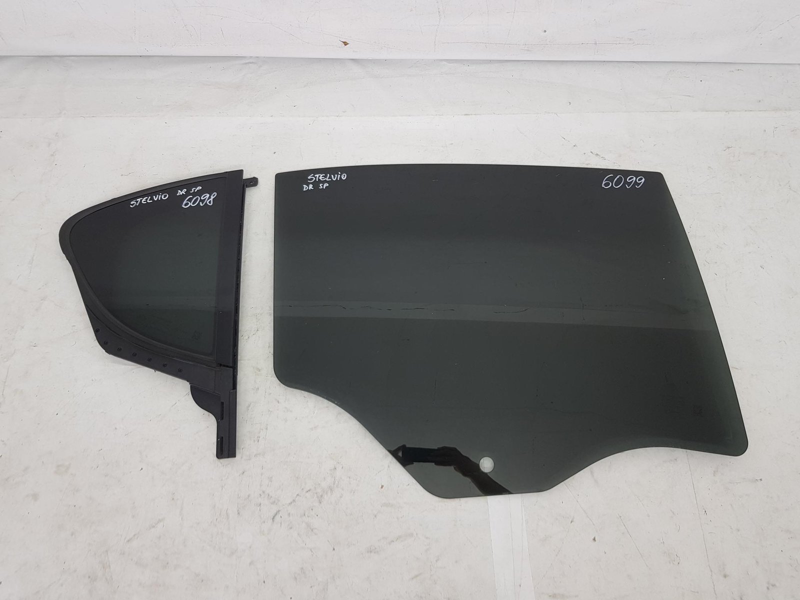 Geam usa dreapta spate Alfa Romeo Stelvio 10921621 2017 2018 2019 2020 2021 2022 2023 2024