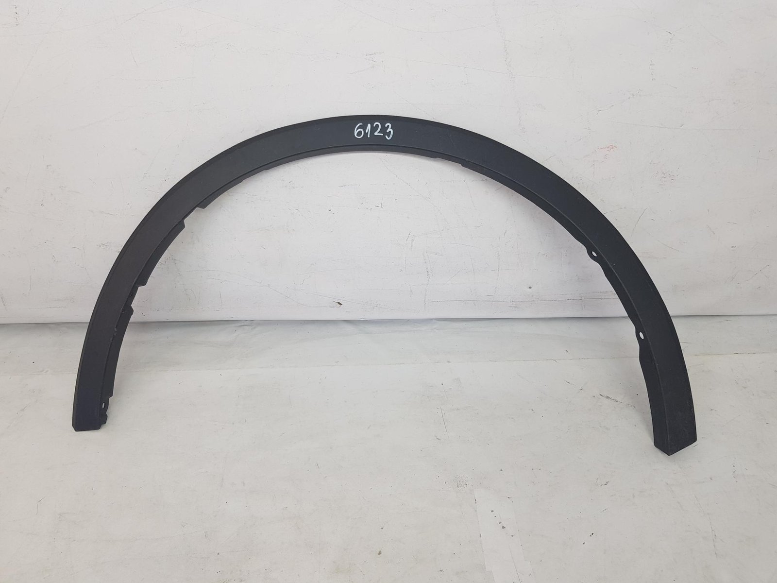 Bandou overfender aripa stanga fata Toyota CHR 75602-F4010 2016 2017 2018 2019 2020 2021 2022 2023 2024