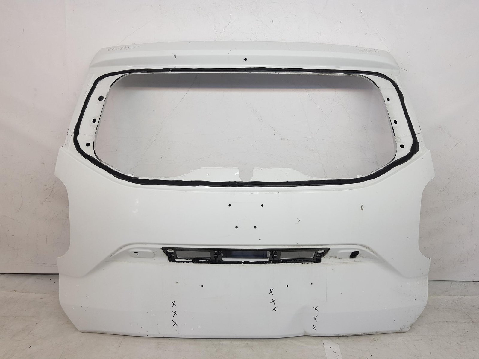 Haion Capota Portbagatj Dacia Duster 2 2016 2017 2018 2019 2020 2021 2022 2023 2024
