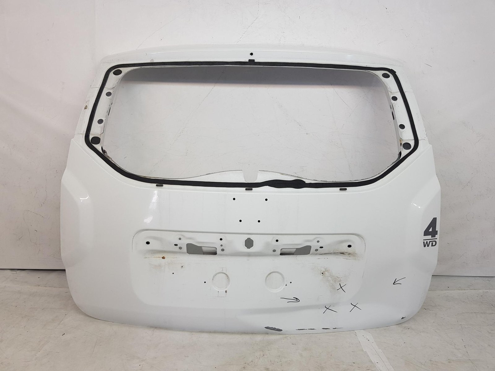 Haion Capota Portbagatj Dacia Duster 906193007R 2009 2010 2011 2012 2013 2014 2015 2016