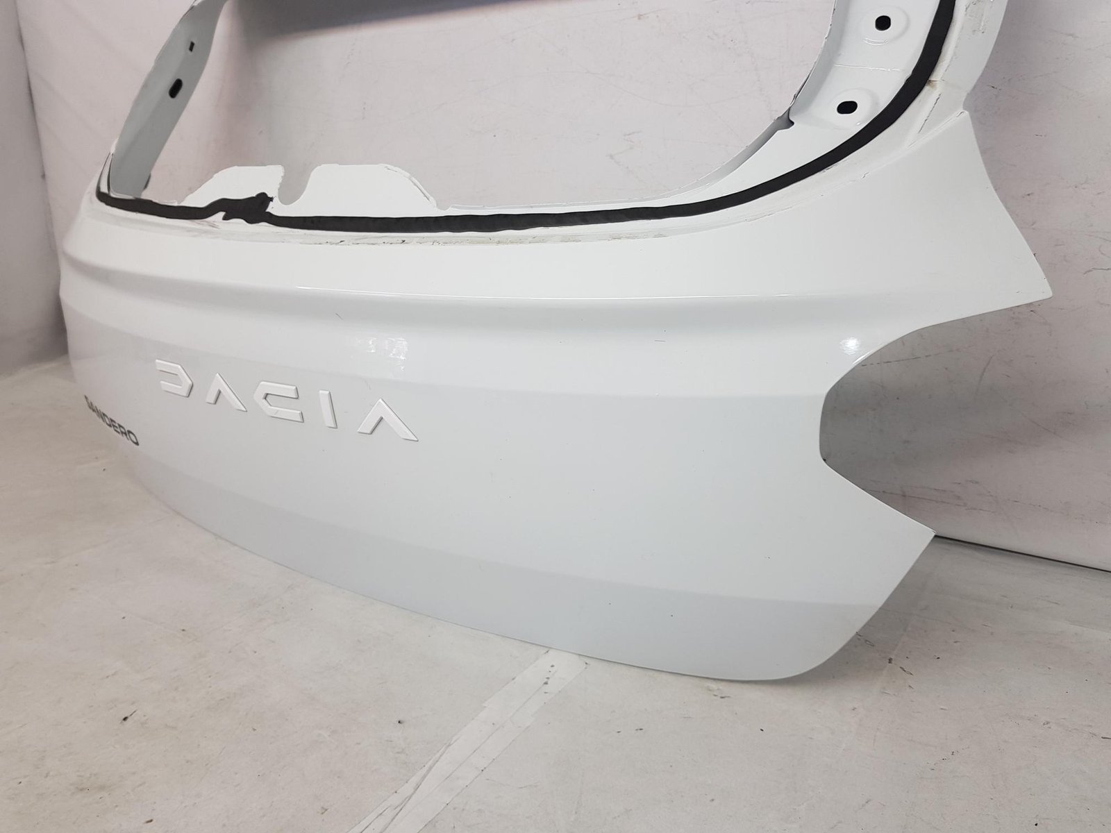 Haion Capota Dacia Sandero 3 facelift 901223148R 2024 2025 2026 - imagine 15